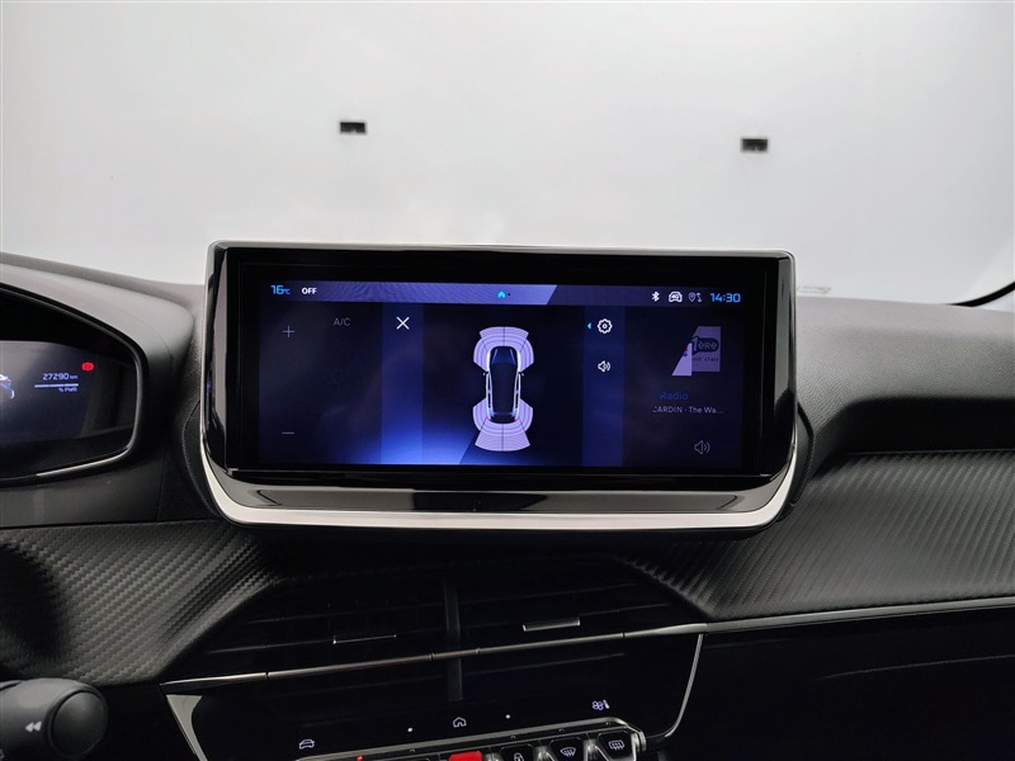 Peugeot 208 1.2 Hybrid 100cv e-DSC6 Allure CARPLAY / FULL LED / S-CUIR (2025) - Photo 18