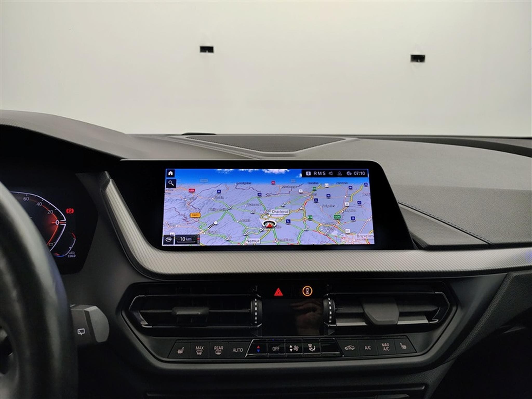 BMW 118 iA PACK M NAVI / FULL LED / S-CUIR / PANO (2023) - Photo 11
