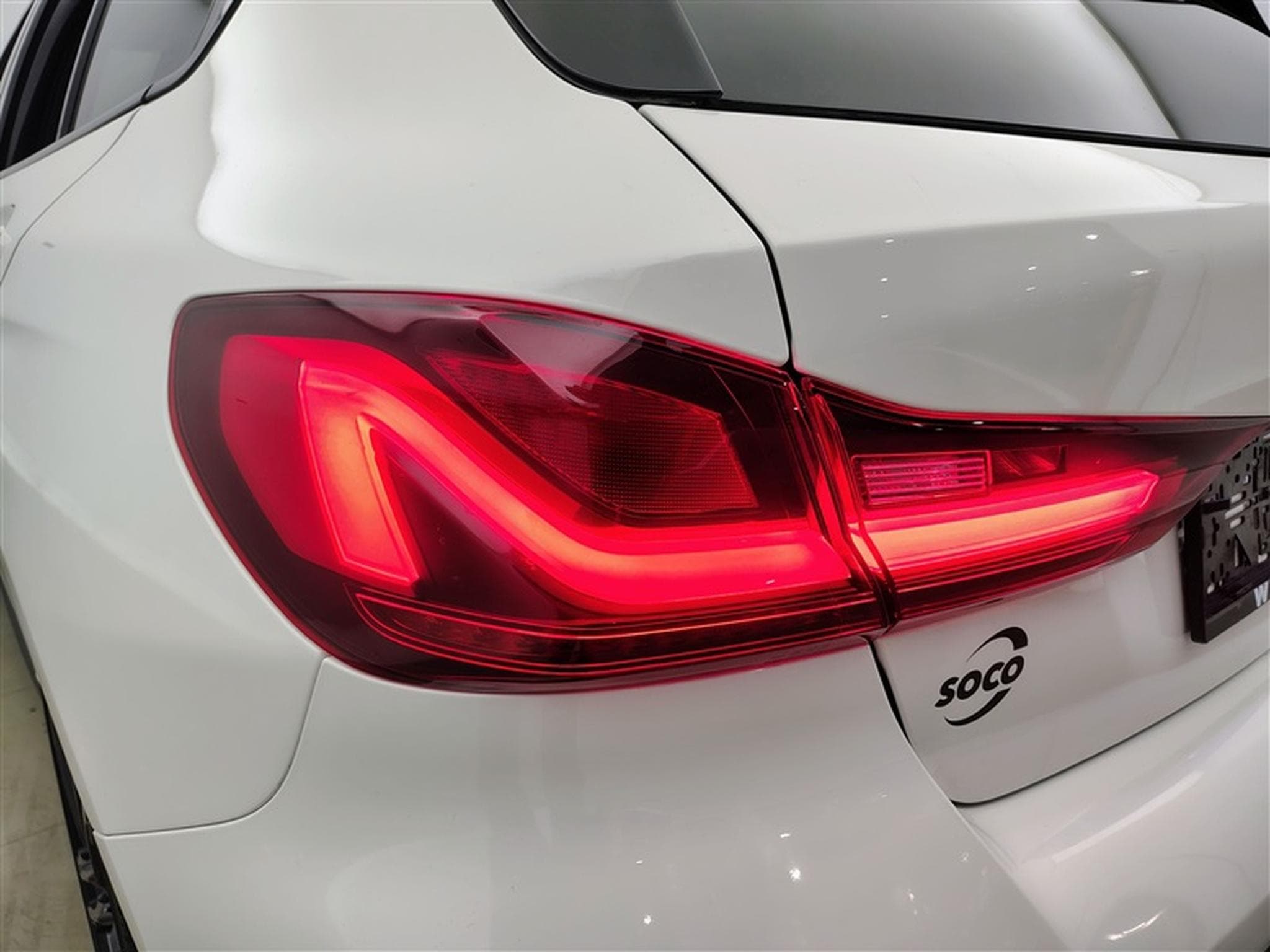 BMW 118 iA PACK M NAVI / FULL LED / S-CUIR / PANO (2023) - Photo 16