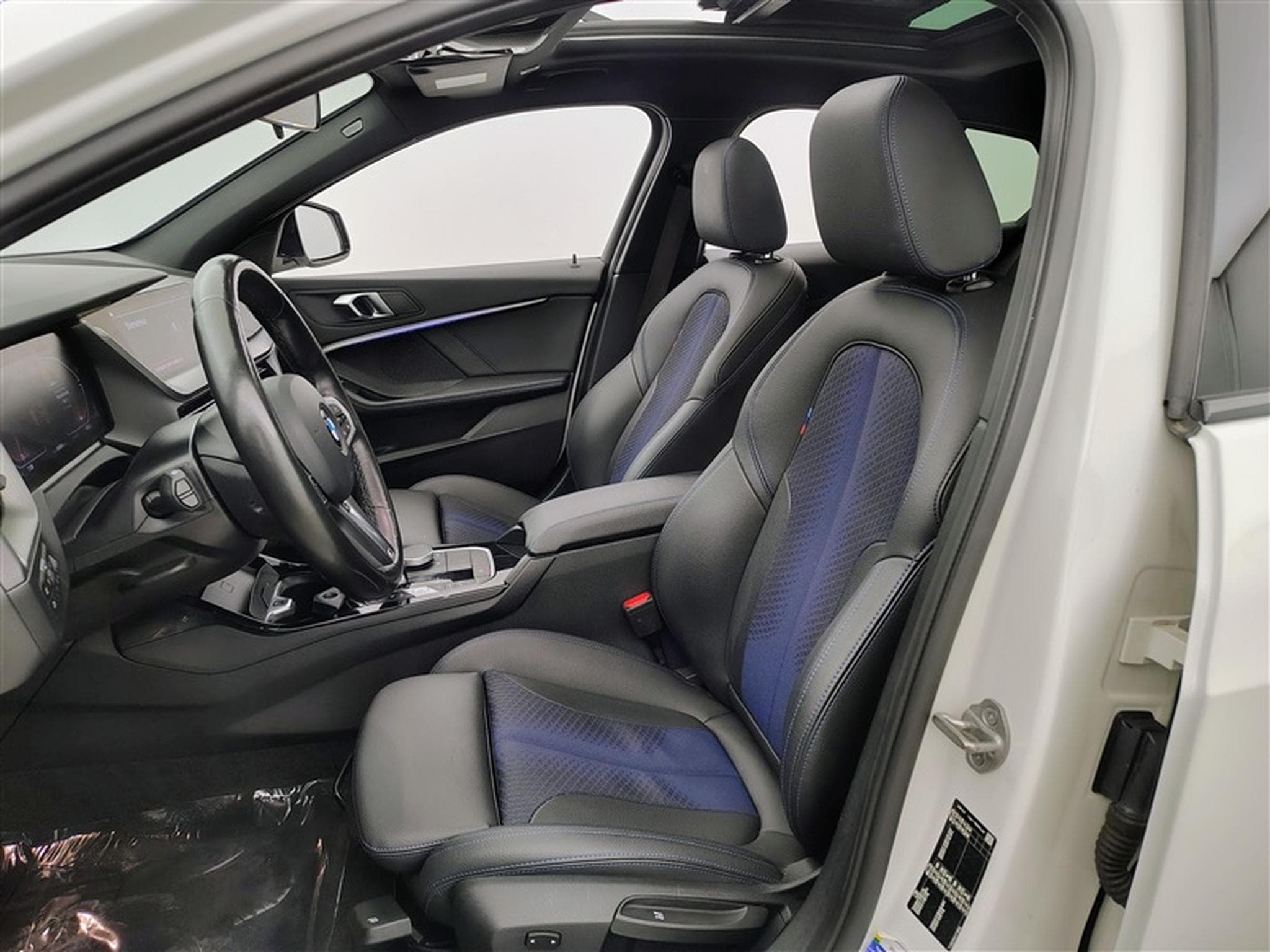 BMW 118 iA PACK M NAVI / FULL LED / S-CUIR / PANO (2023) - Photo 7