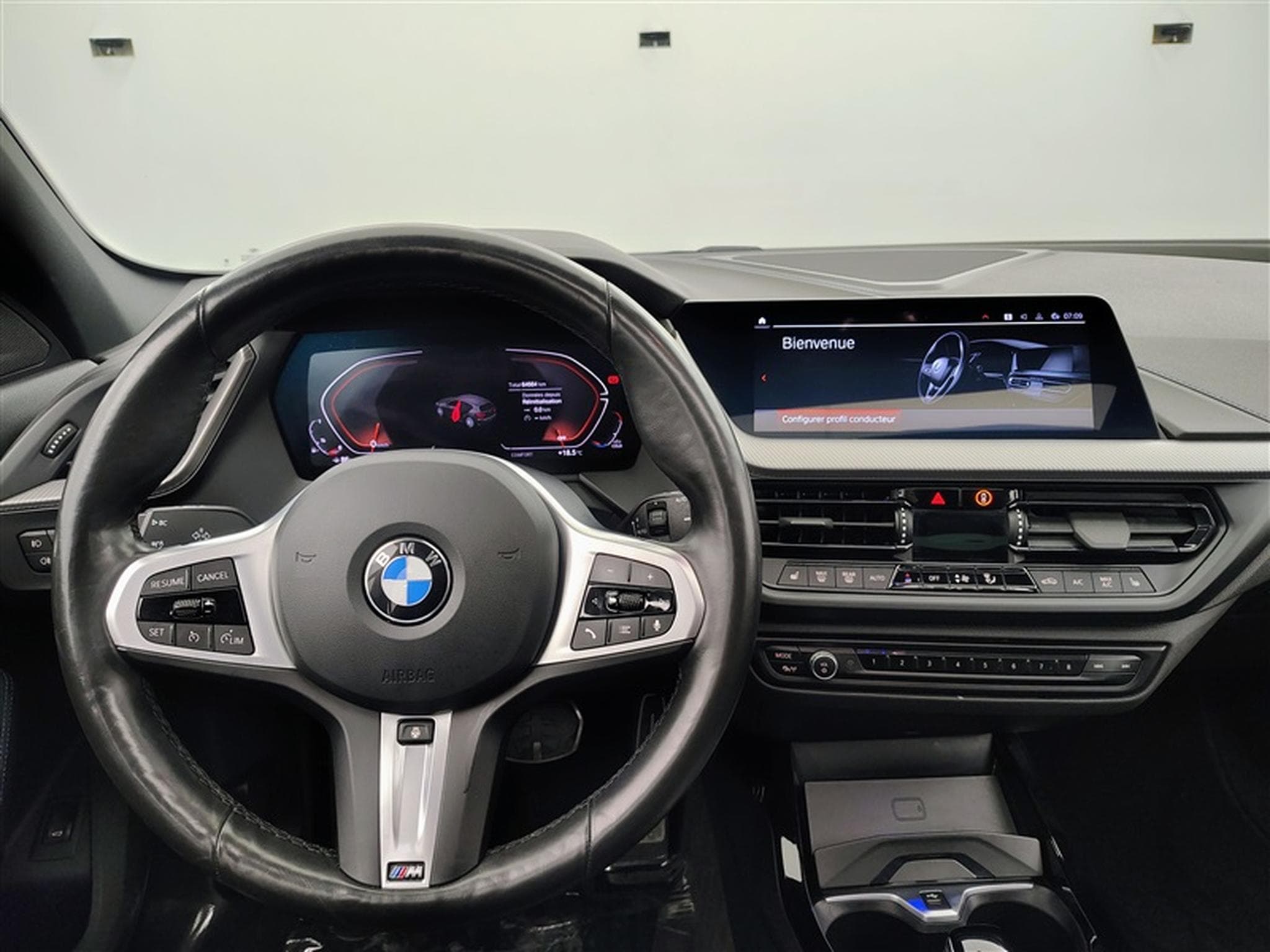 BMW 118 iA PACK M NAVI / FULL LED / S-CUIR / PANO (2023) - Photo 9