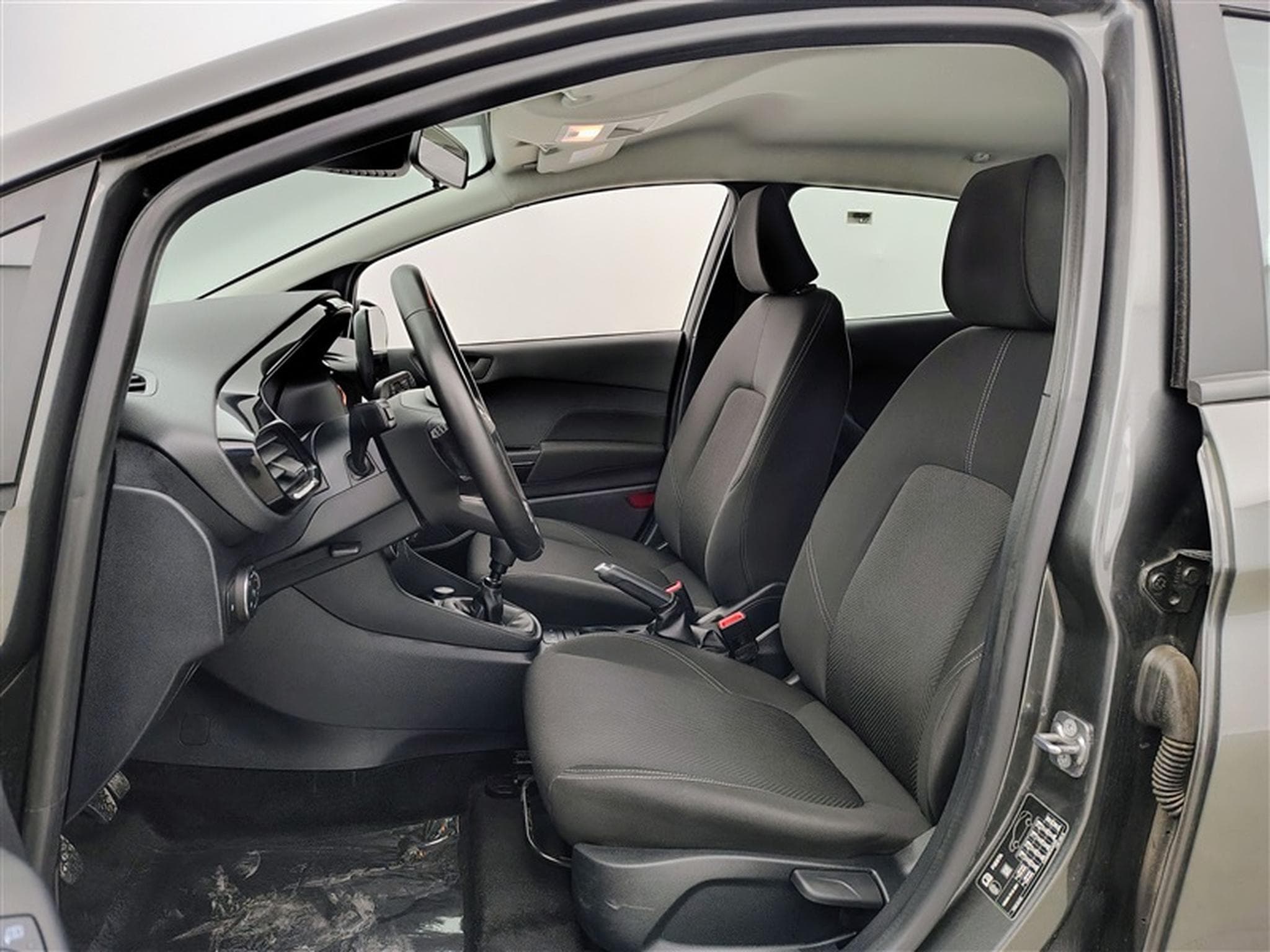Ford Fiesta 1.0 EcoBoost Connected CARPLAY/LED/PDC (2024) - Photo 7