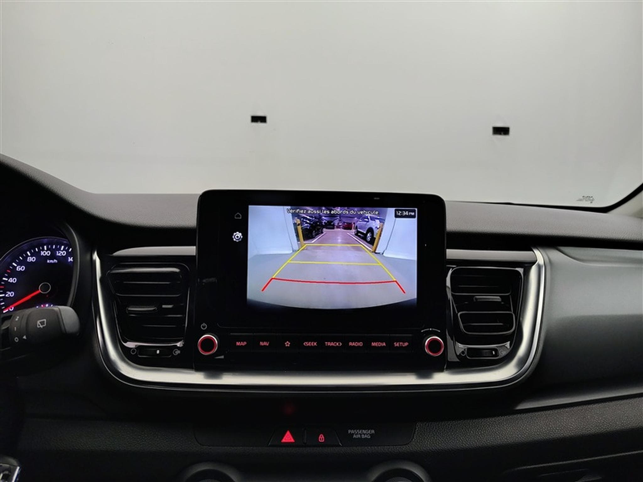 Kia Stonic 1.0 T MHEV Business Line NAVI/LED/JA16/PDC/CAMERA (2023) - Photo 17
