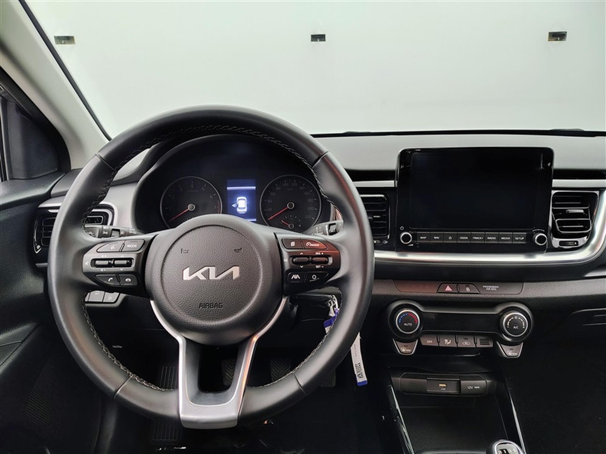 Kia Stonic 1.0 T MHEV Business Line NAVI/LED/JA16/PDC/CAMERA (2023) - Photo 9