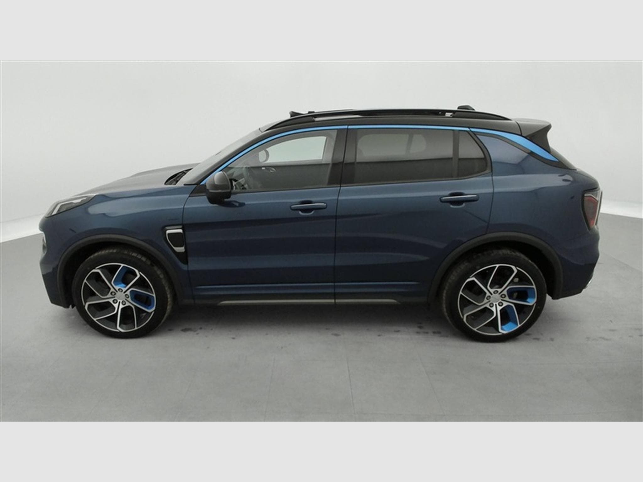 Lynk & Co 01 1.5 Turbo PHEV NAVI / FULL LED / PANO / CAMERA / ALU 20" (2023) - Photo 3