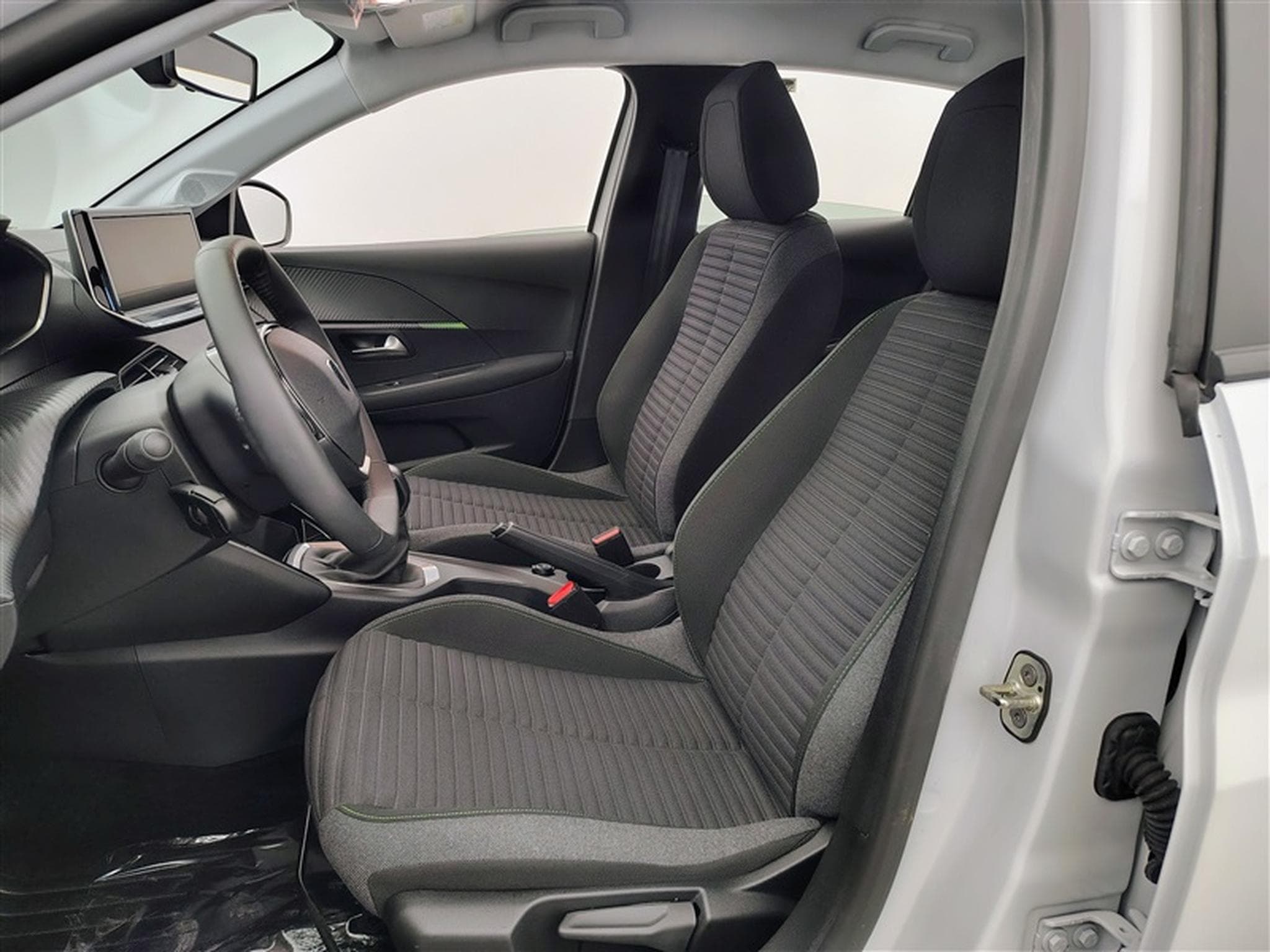 Peugeot 208 1.2 PureTech 75cv Active Pack CARPLAY / FULL LED / PDC AR (2024) - Photo 7
