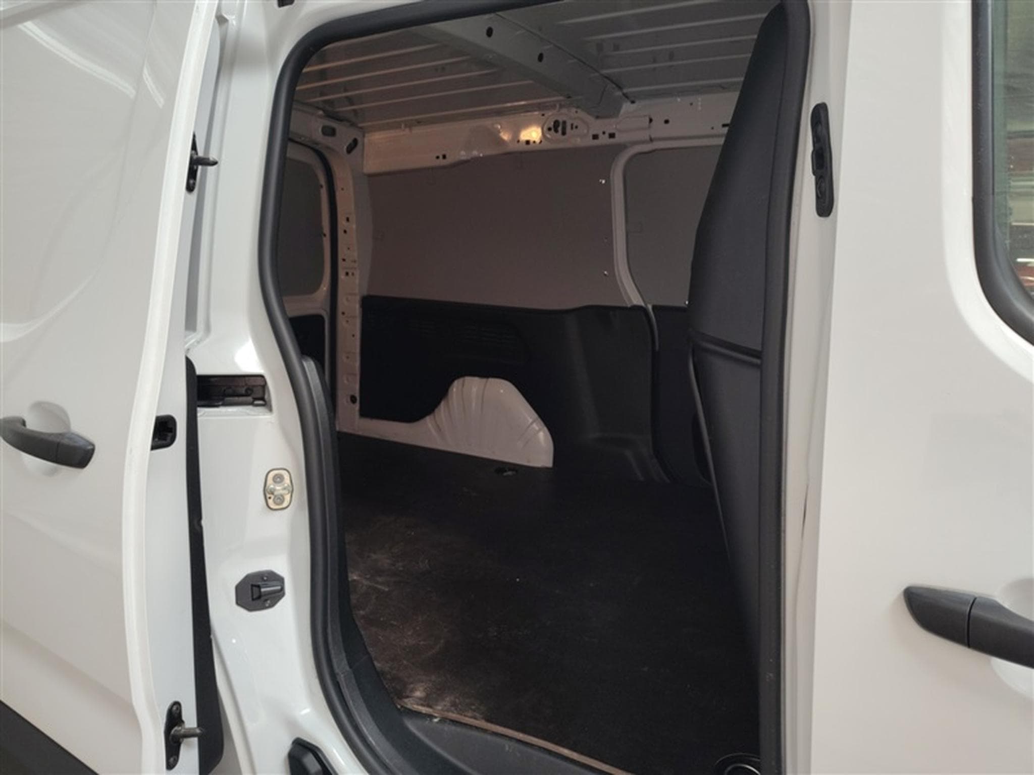 Peugeot Partner 1.5 BlueHDi L2 Heavy S/S (EU6.4) CLIM/PDC (2023) - Photo 14