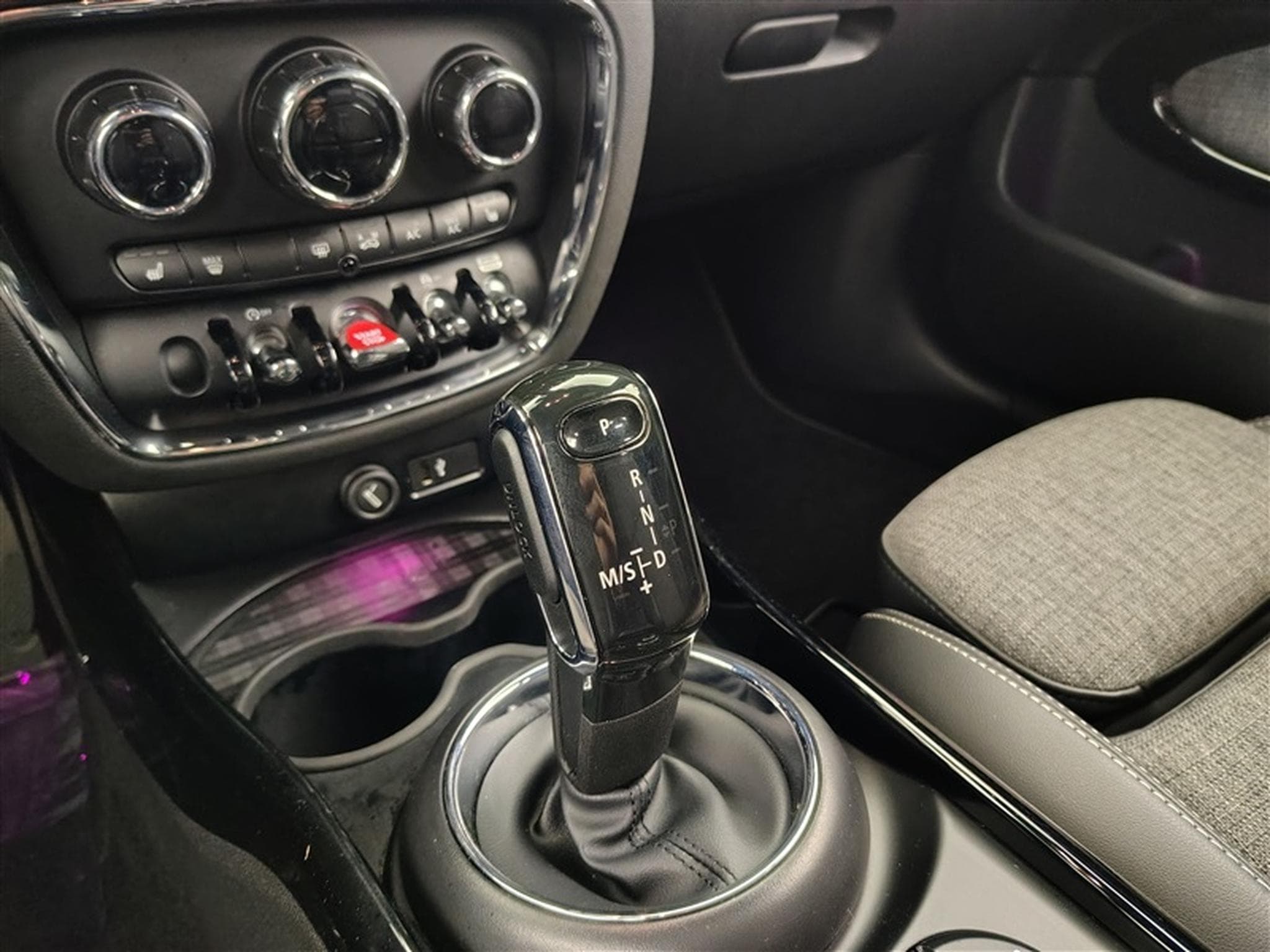 MINI Clubman 1.5A OPF S-CUIR/CAM/CARPLAY/SIEGES CH (2023) - Photo 12