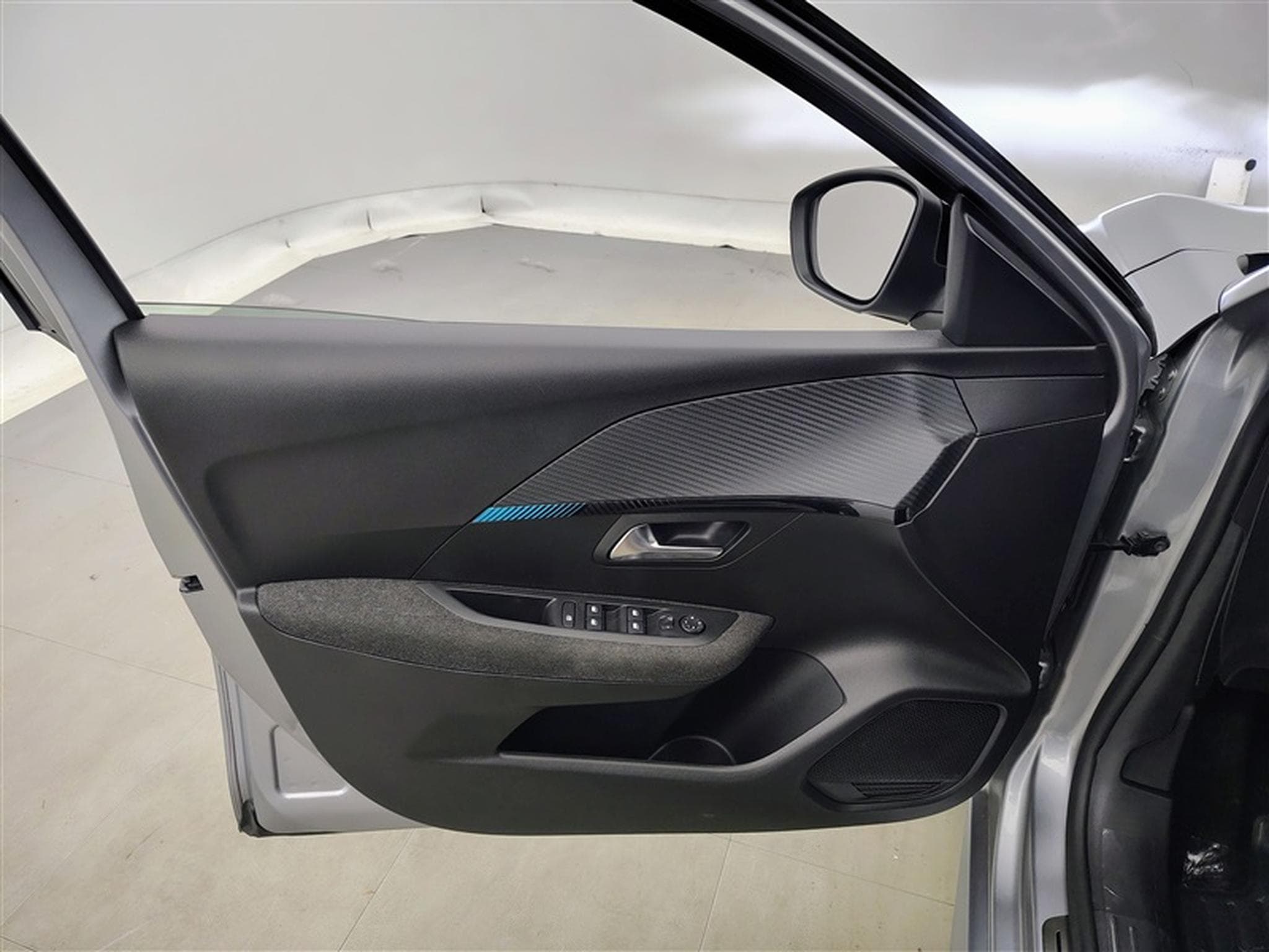 Peugeot 208 1.2i PureTech Style NAVI / FULL LED / CLIM (2023) - Photo 17
