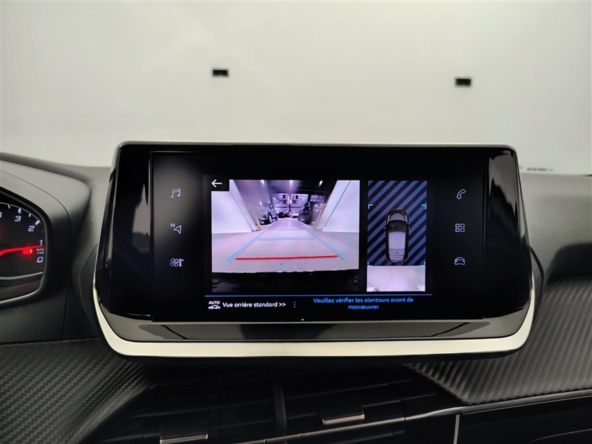 Peugeot 208 1.2i PureTech Style NAVI / FULL LED / CLIM (2023) - Photo 18