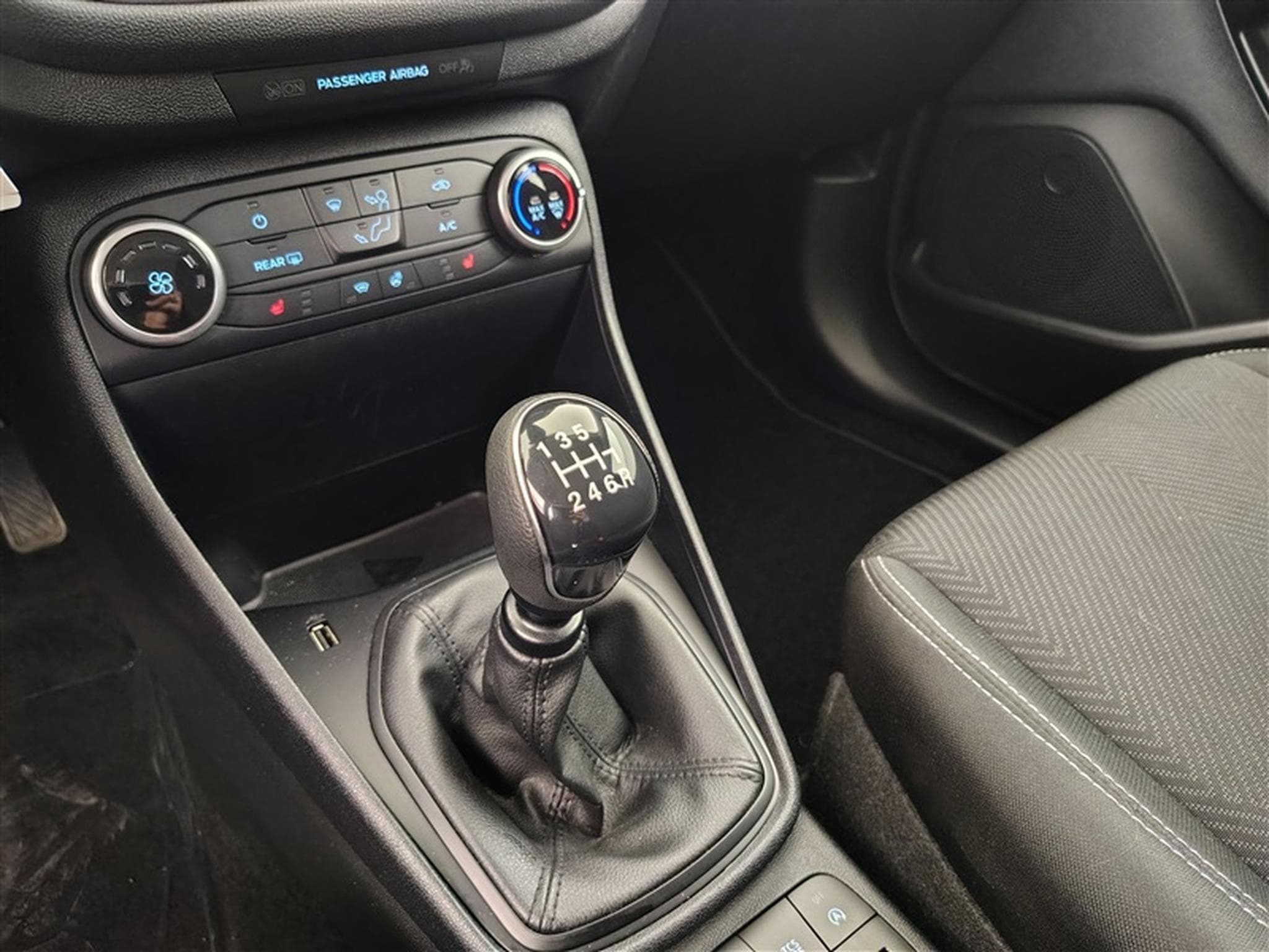 Ford Fiesta 1.0 EcoBoost Connected CARPLAY/LED/PDC (2024) - Photo 12