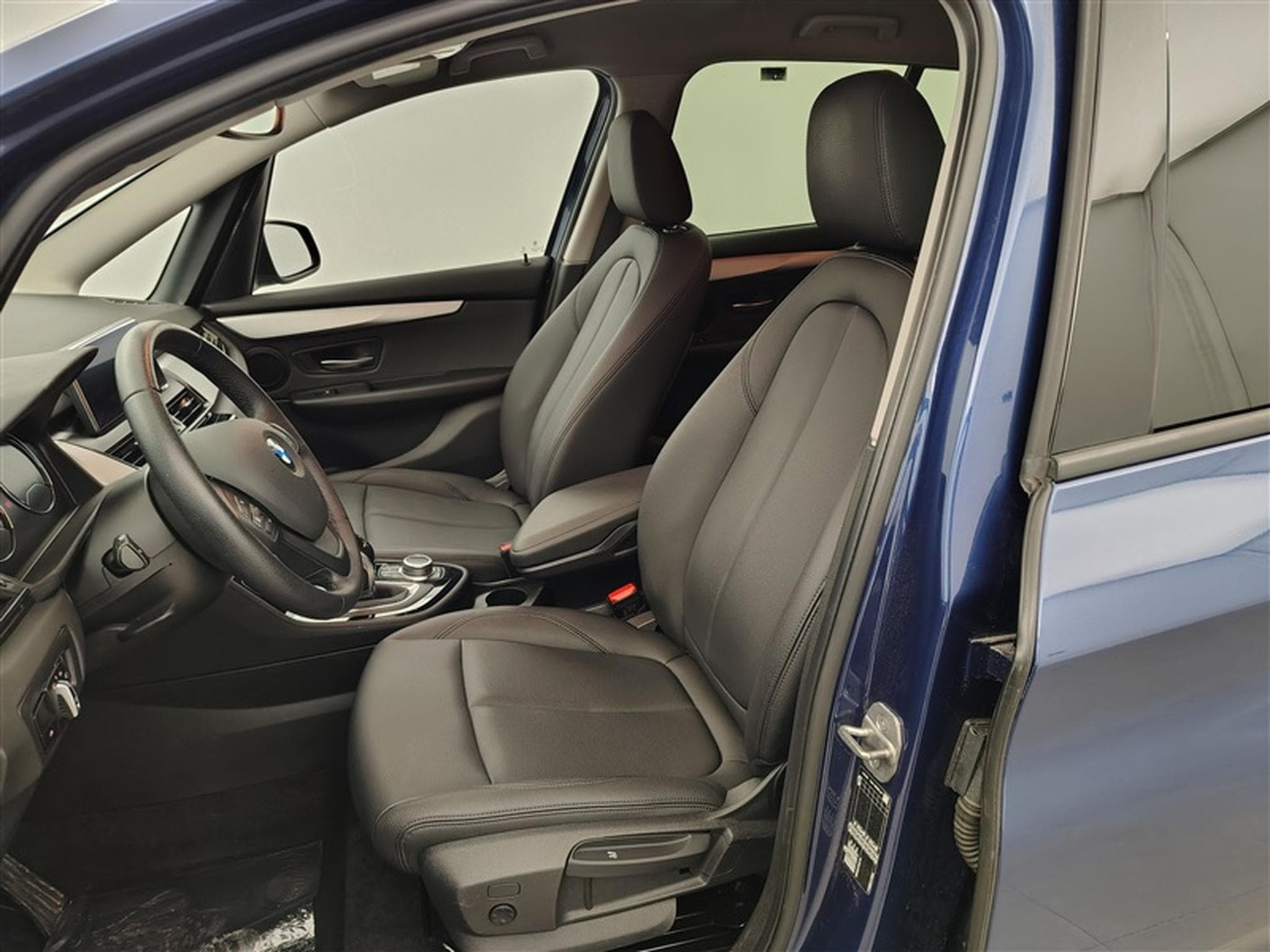 BMW 216 dA Gran Tourer AdBlue Cuir / Navi / Led / PDC av+ar (2021) - Photo 7