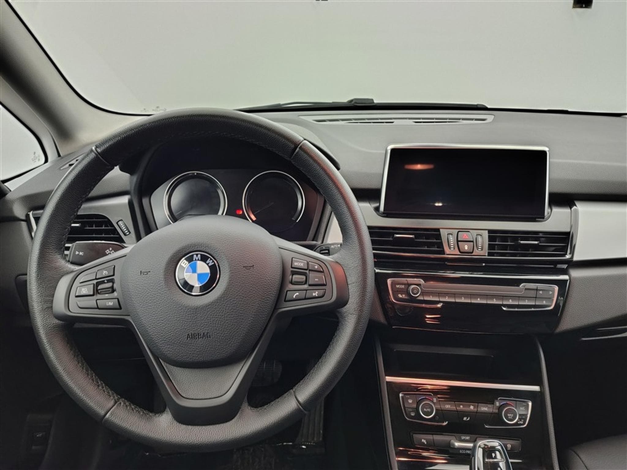 BMW 216 dA Gran Tourer AdBlue Cuir / Navi / Led / PDC av+ar (2021) - Photo 9