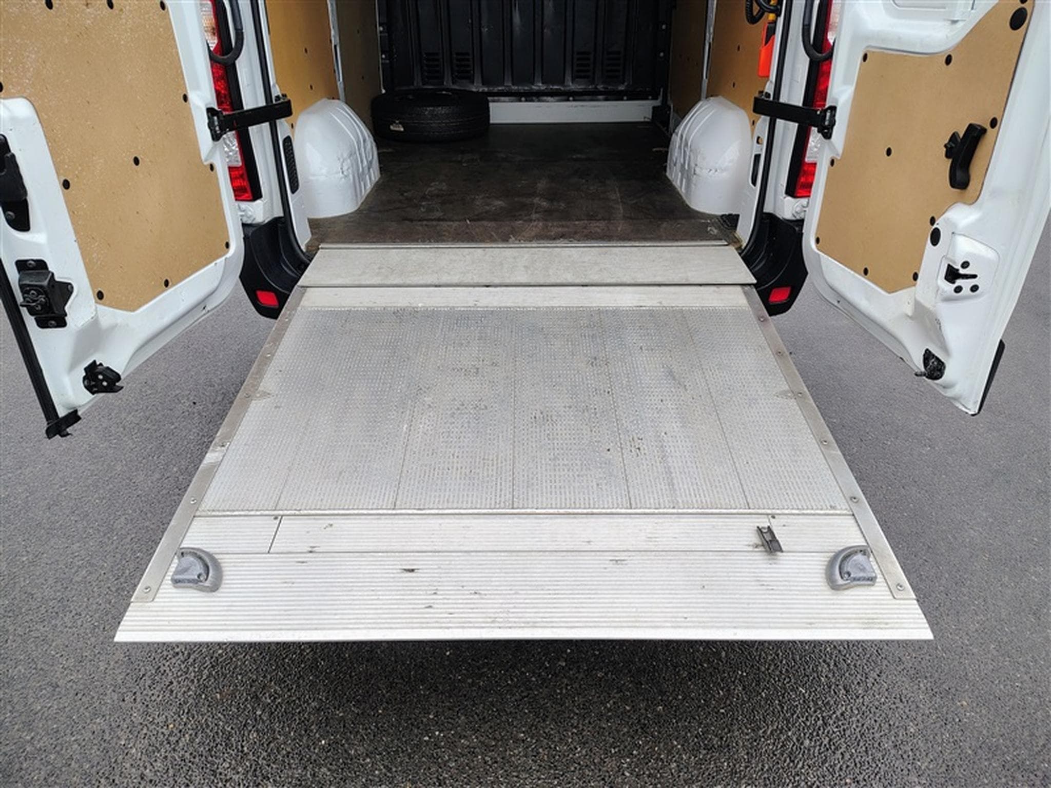 Renault Master 2.3 dCi 33 L1H1 + ELEVATEUR (2020) - Photo 15