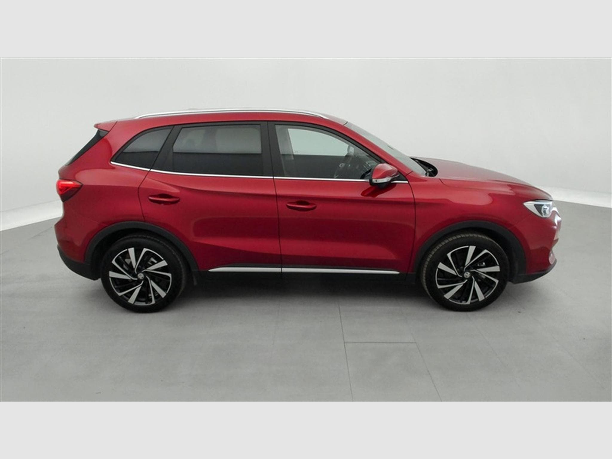 MG ZS 1.5 Hybrid+ Luxury°NAV°CARPLAY°CAM360°PDC°FULL LED°JA18 (2025) - Photo 25