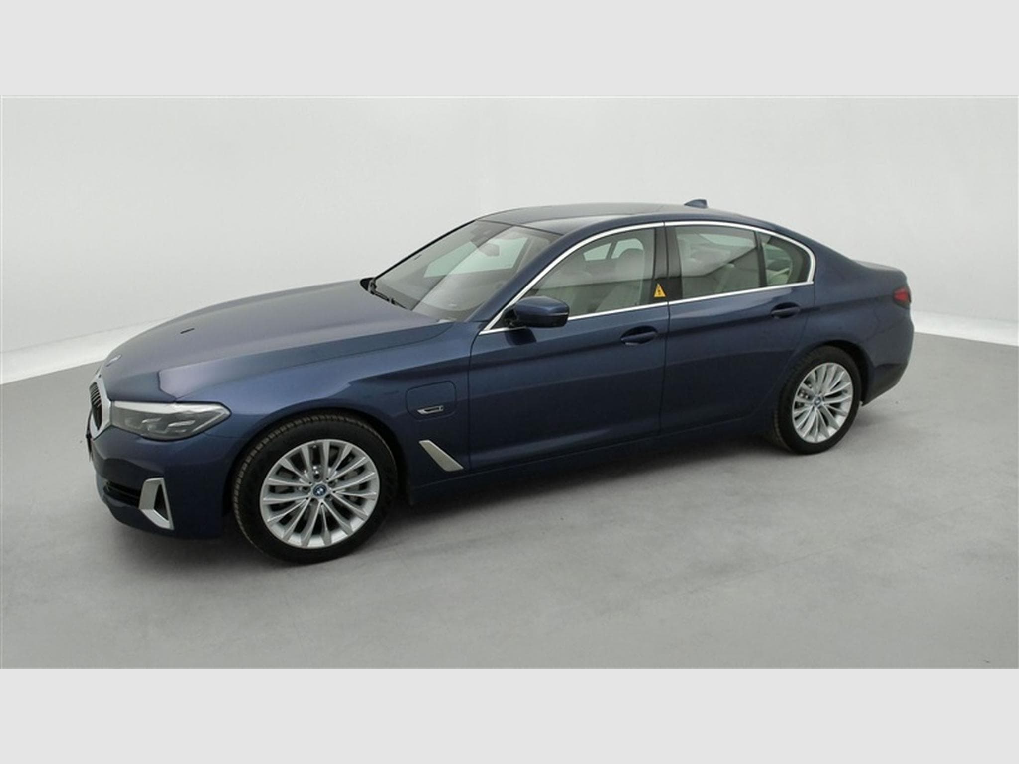 BMW 520 520eA PHEV NAVI / CUIR / FULL LED / HUD (2022) - Photo 22
