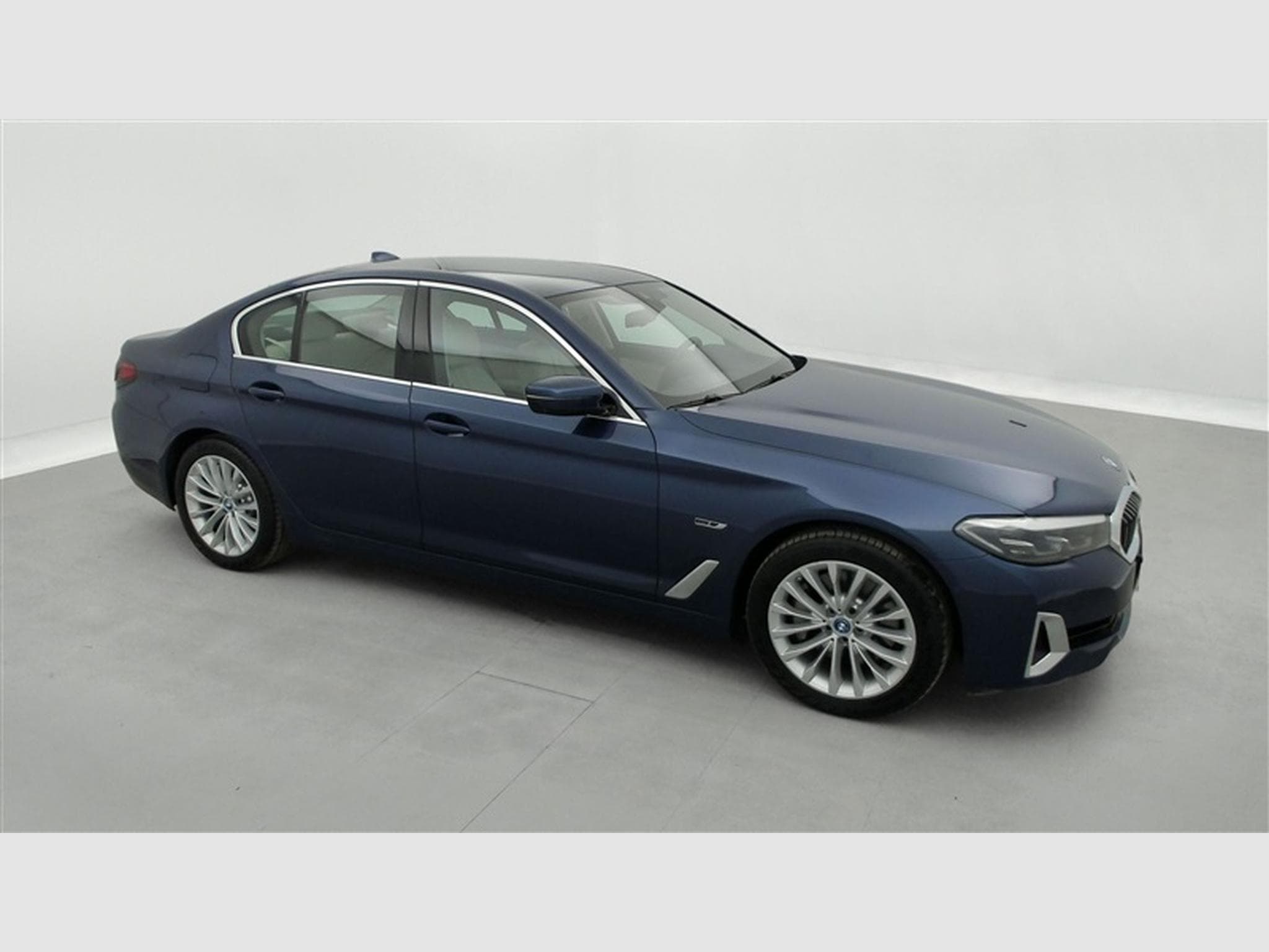 BMW 520 520eA PHEV NAVI / CUIR / FULL LED / HUD (2022) - Photo 24