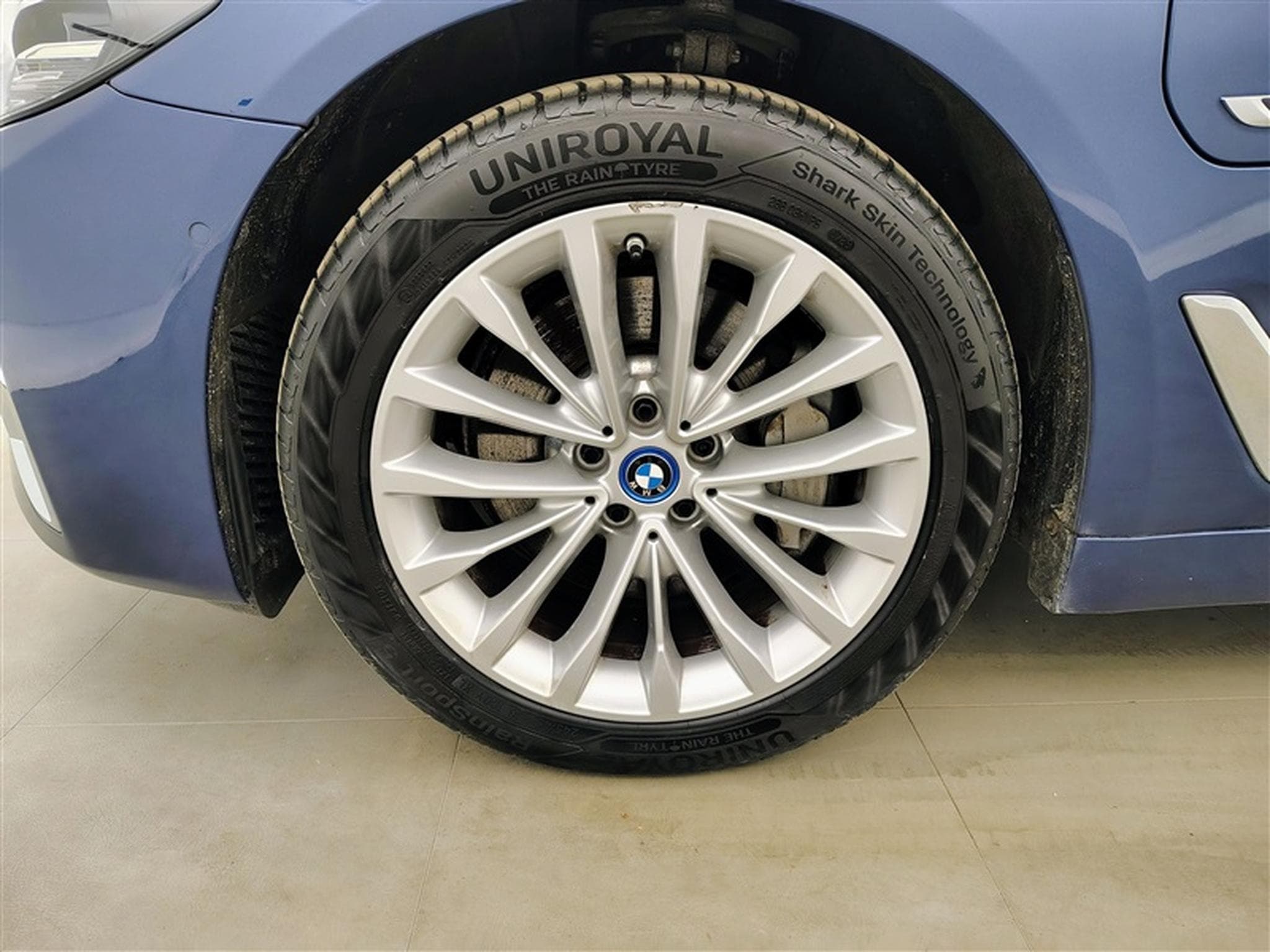 BMW 520 520eA PHEV NAVI / CUIR / FULL LED / HUD (2022) - Photo 6