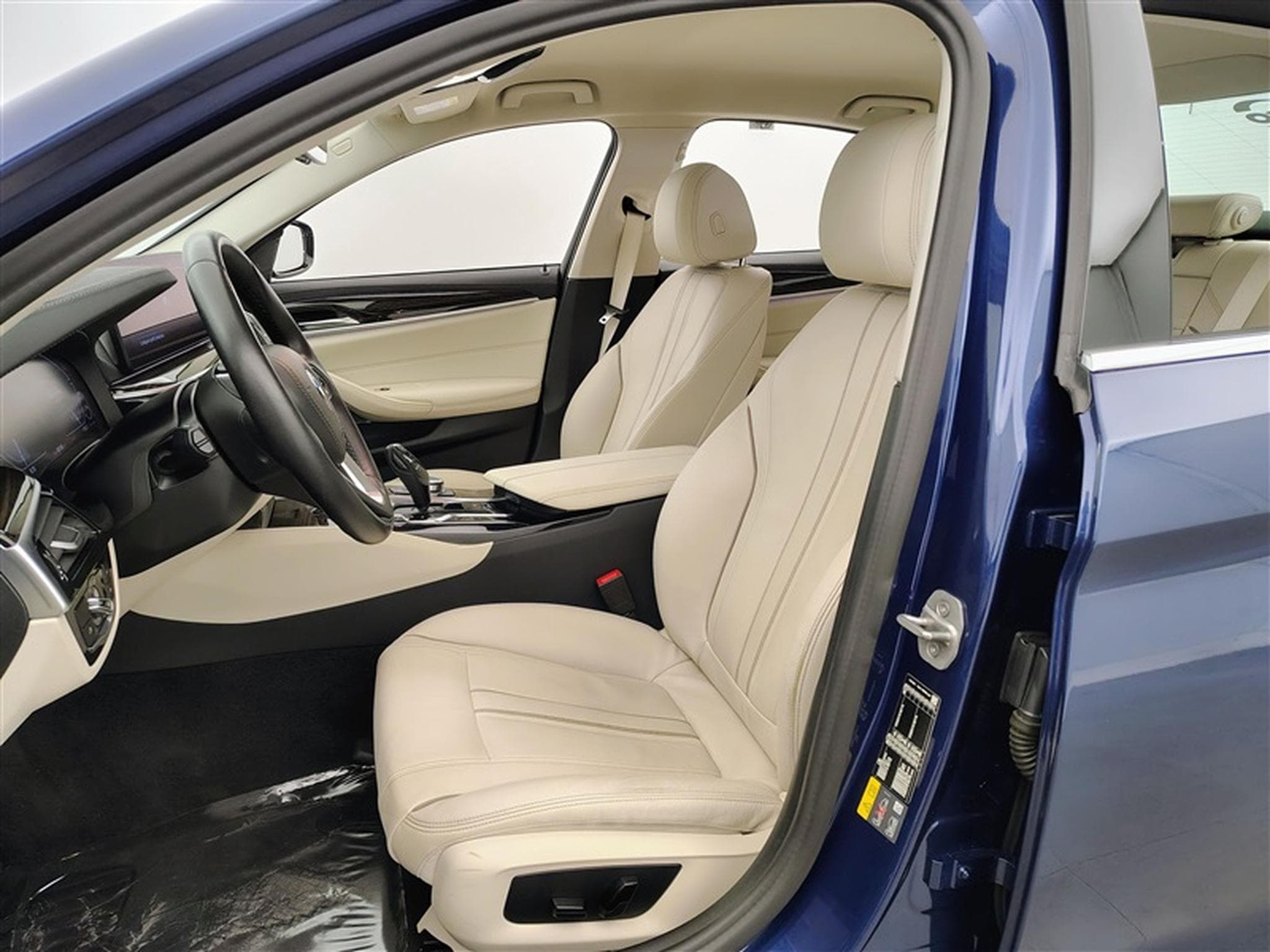 BMW 520 520eA PHEV NAVI / CUIR / FULL LED / HUD (2022) - Photo 7