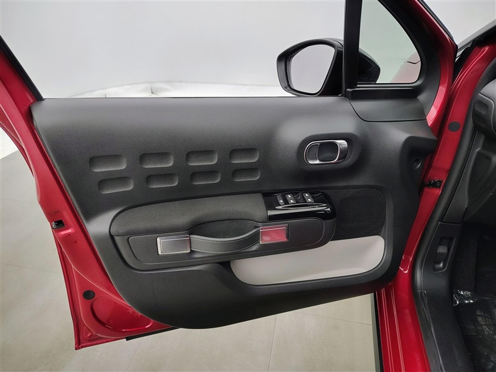 Citroen C3 1.2i PureTech Feel NAVI / FULL LED / CARPLAY (2024) - Photo 16
