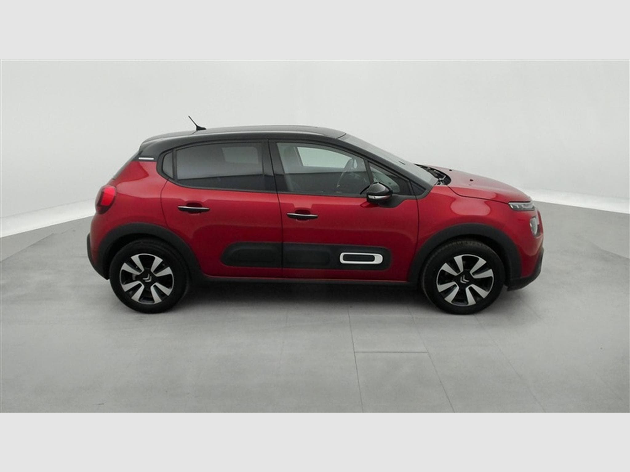 Citroen C3 1.2i PureTech Feel NAVI / FULL LED / CARPLAY (2024) - Photo 23