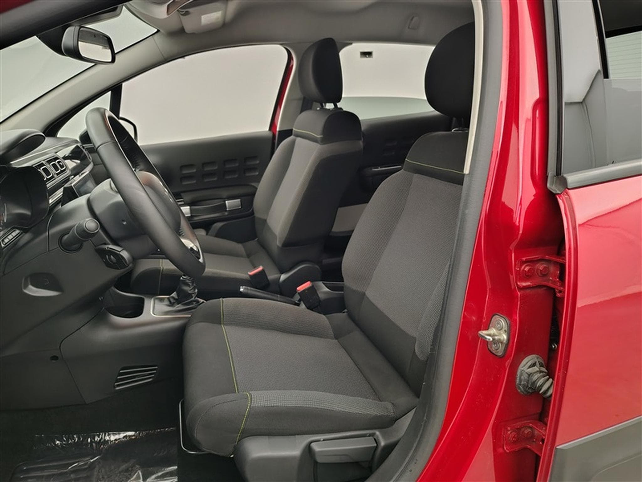 Citroen C3 1.2i PureTech Feel NAVI / FULL LED / CARPLAY (2024) - Photo 7