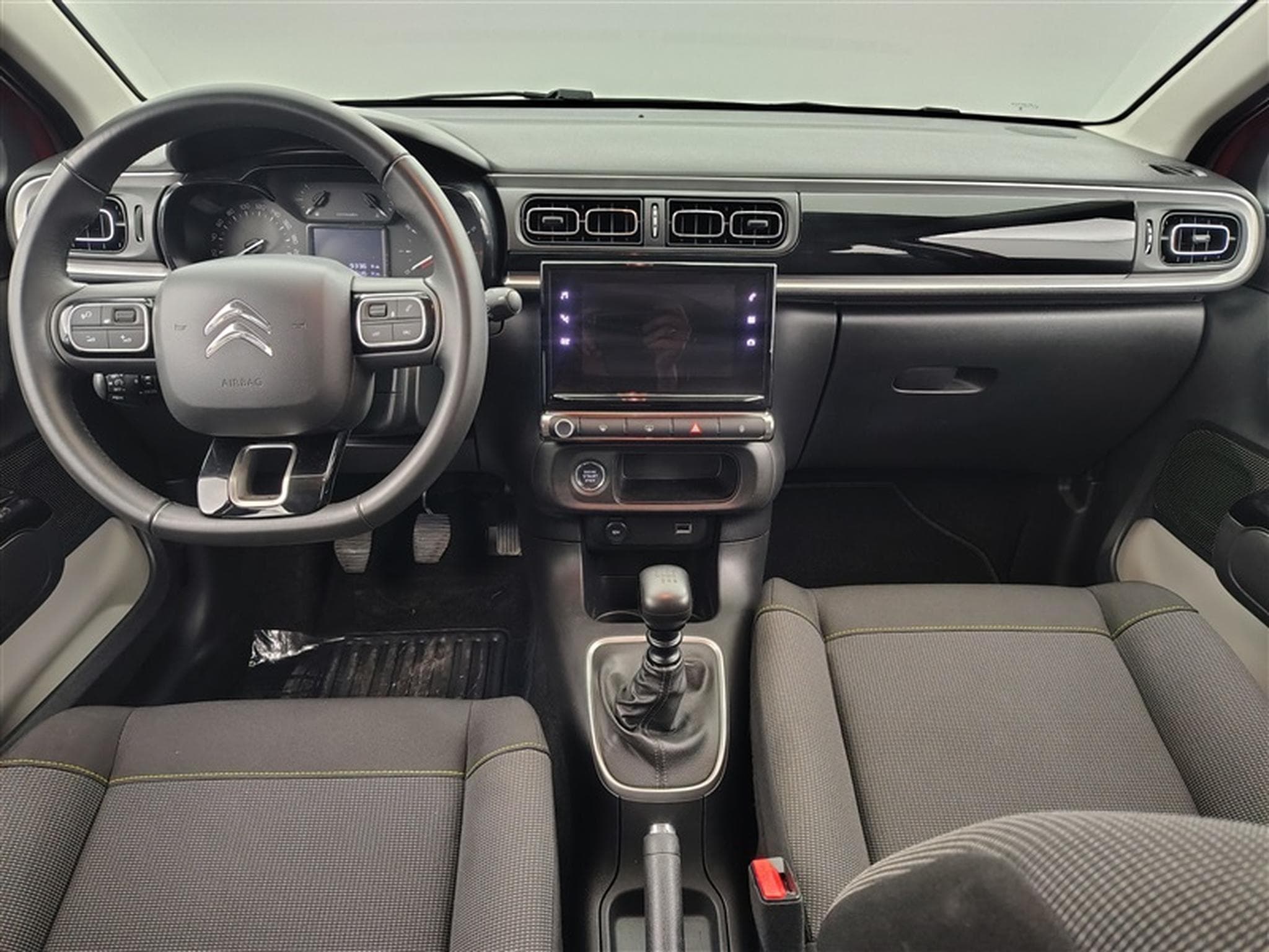 Citroen C3 1.2i PureTech Feel NAVI / FULL LED / CARPLAY (2024) - Photo 8