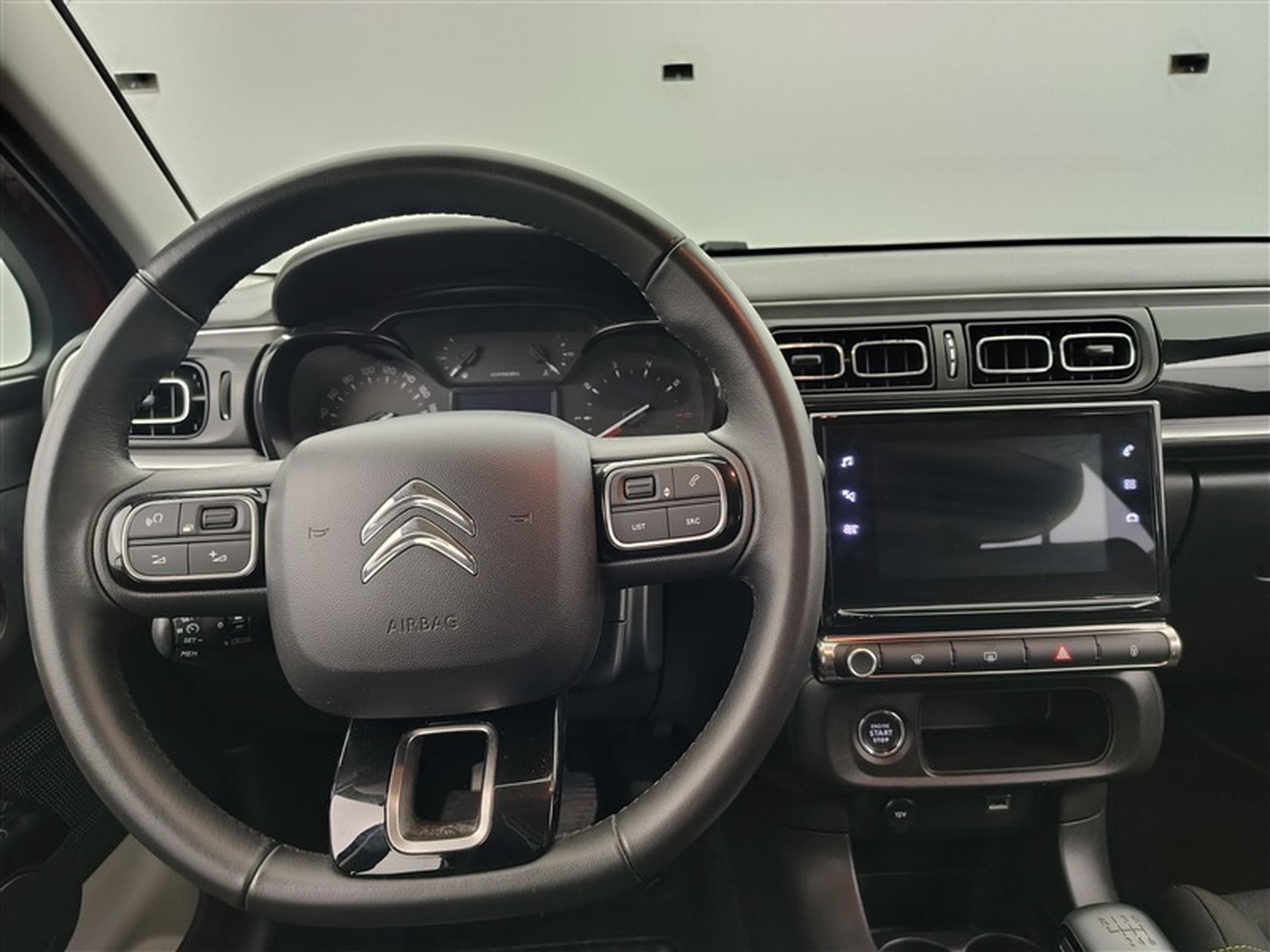 Citroen C3 1.2i PureTech Feel NAVI / FULL LED / CARPLAY (2024) - Photo 9