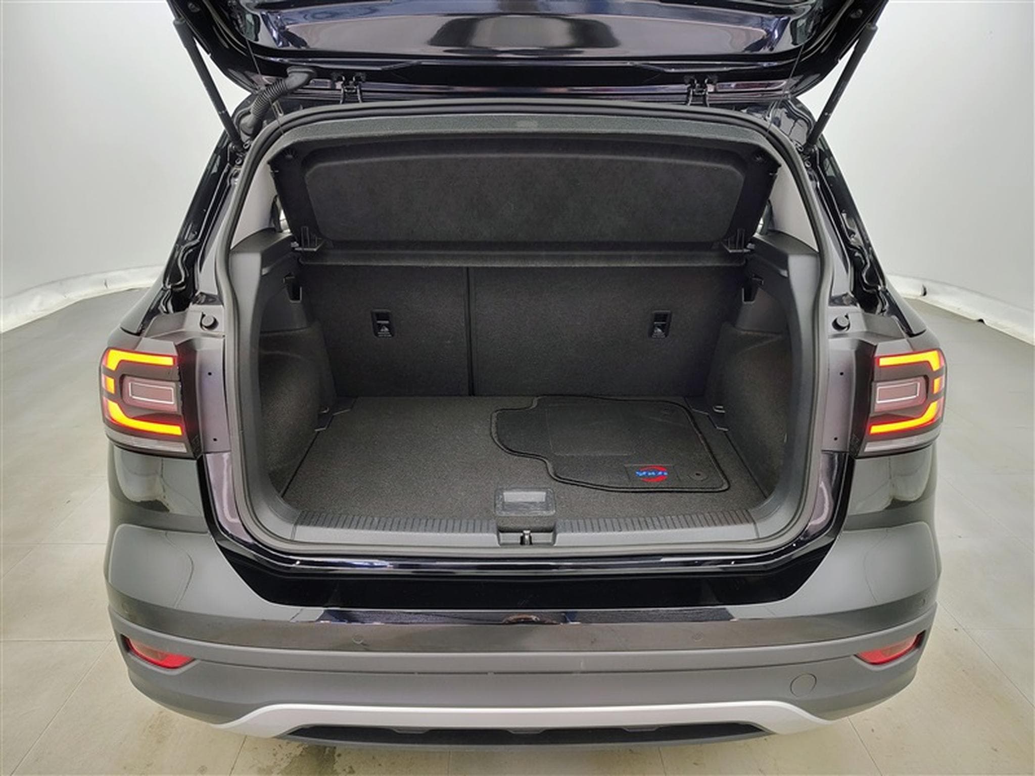 VW T-Cross 1.0 TSI Life (2024) - Photo 14