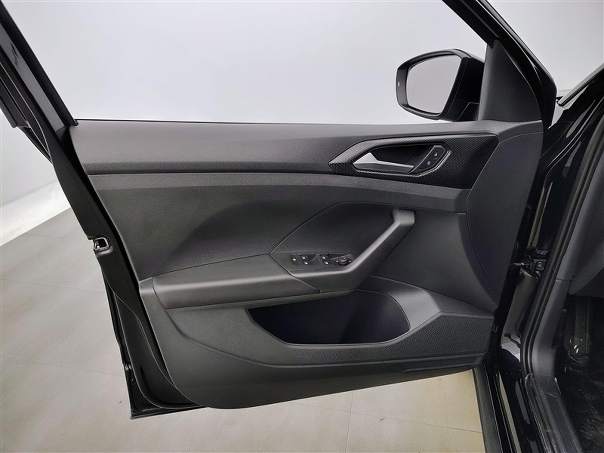 VW T-Cross 1.0 TSI Life (2024) - Photo 17