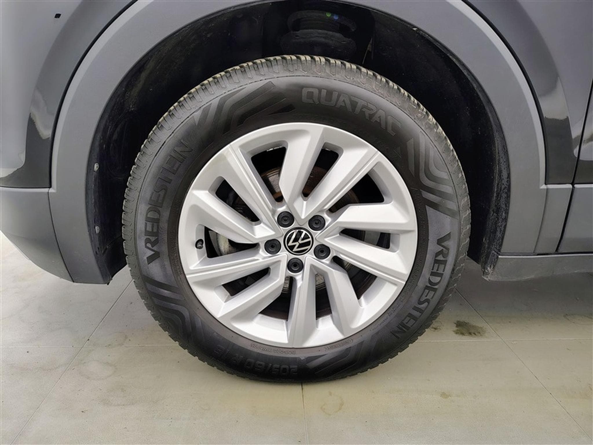 VW T-Cross 1.0 TSI Life (2024) - Photo 6