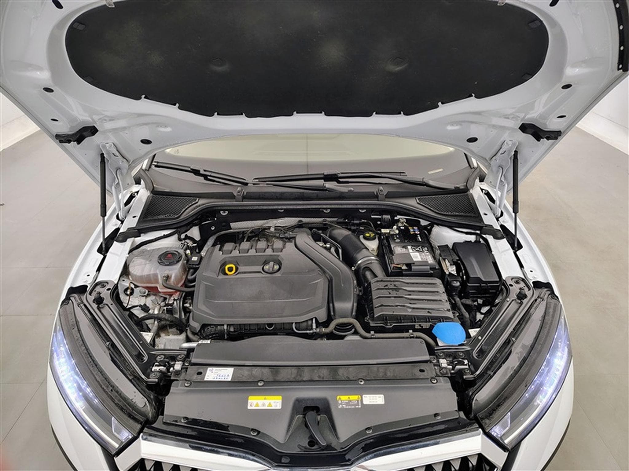 Skoda Octavia 1.5 e-TSi 150cv DSG Selection CARPLAY / FULL LED / CAMERA (2025) - Photo 21