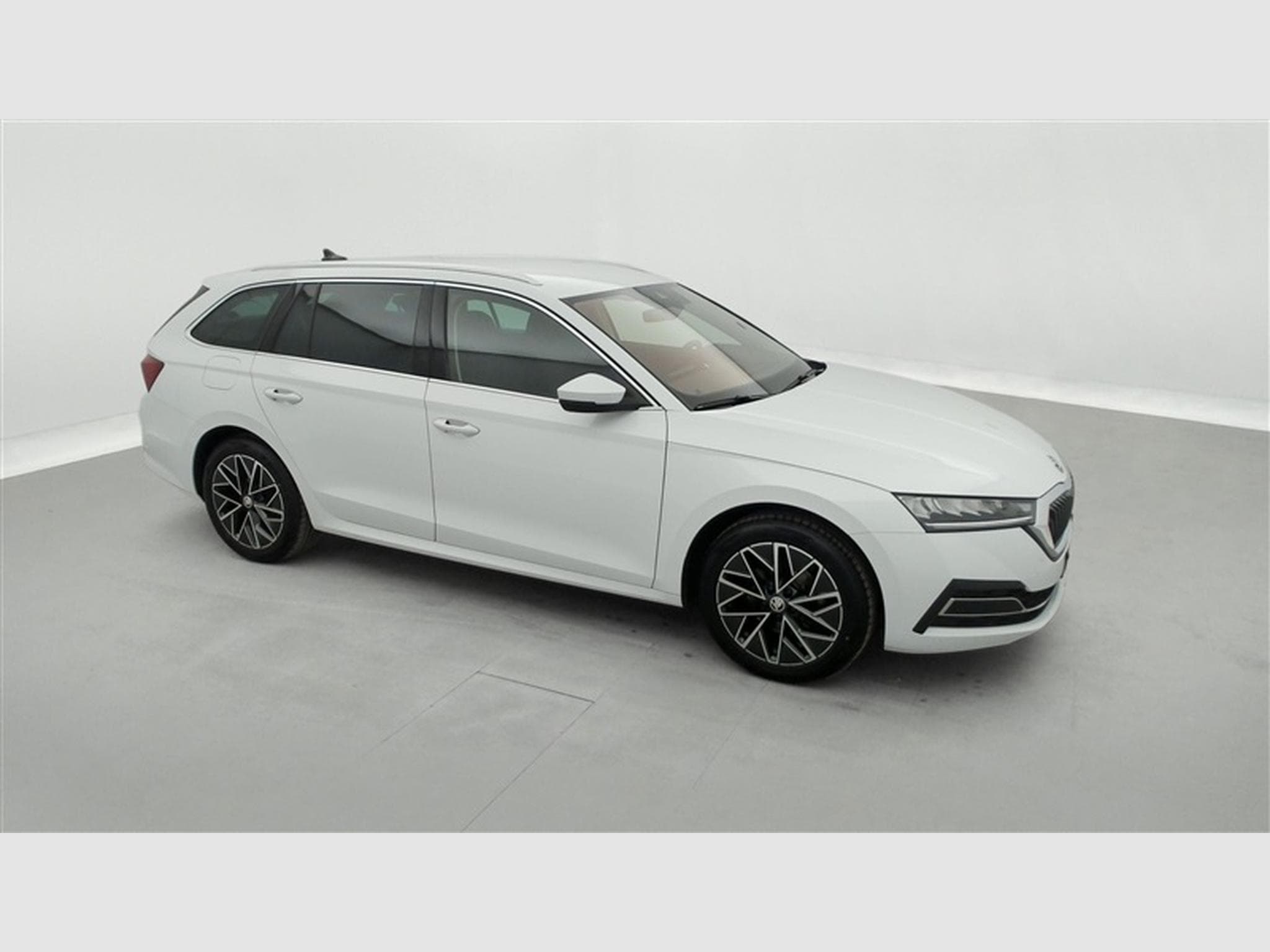 Skoda Octavia 1.5 e-TSi 150cv DSG Selection CARPLAY / FULL LED / CAMERA (2025) - Photo 25