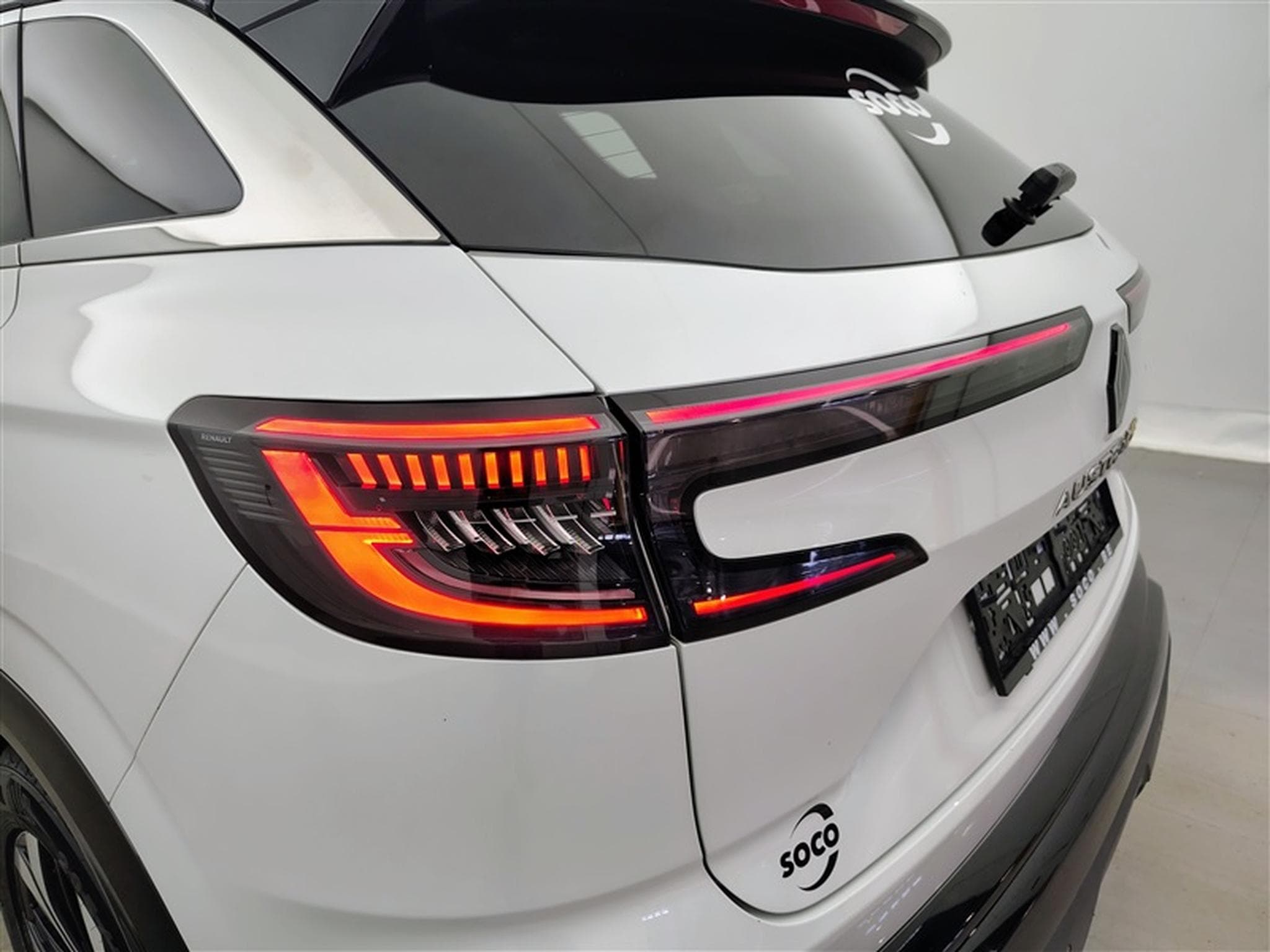 Renault Austral 1.2 E-Tec HEV Techno NAVI / FULL LED / S-CUIR (2024) - Foto 16