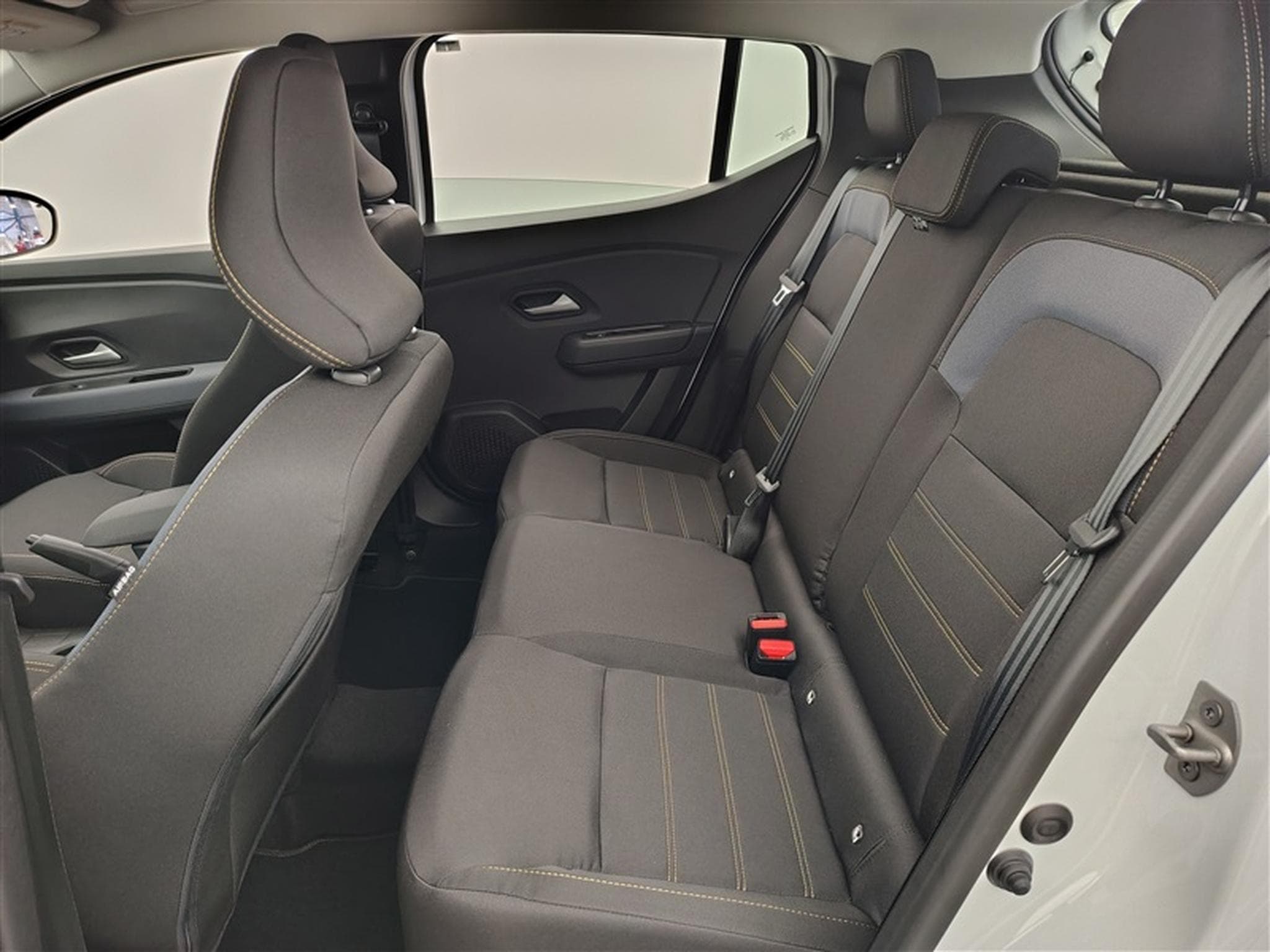 Dacia Sandero 1.0 TCe 110cv Stepway CARPLAY / FULL LED / CAMERA (2026) - Photo 13