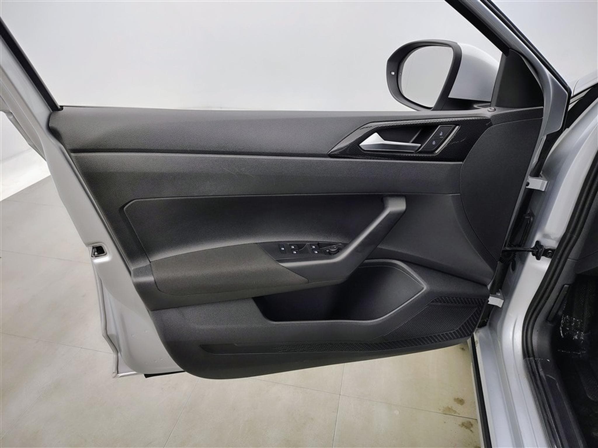 VW Taigo 1.0 TSI 95cv Life *APP CONNECT / FULL LED / CAMERA / JA 16"* (2023) - Foto 17