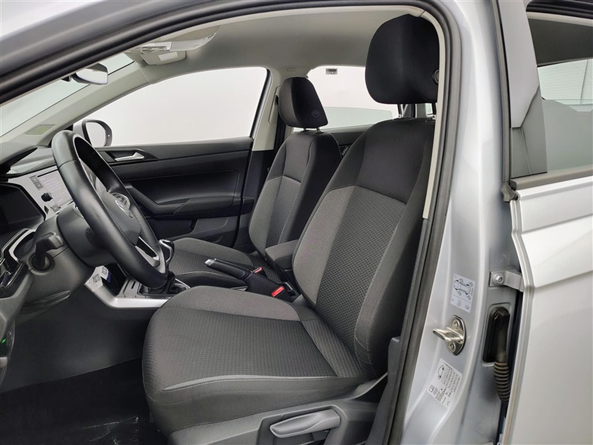 VW Taigo 1.0 TSI 95cv Life *APP CONNECT / FULL LED / CAMERA / JA 16"* (2023) - Foto 7