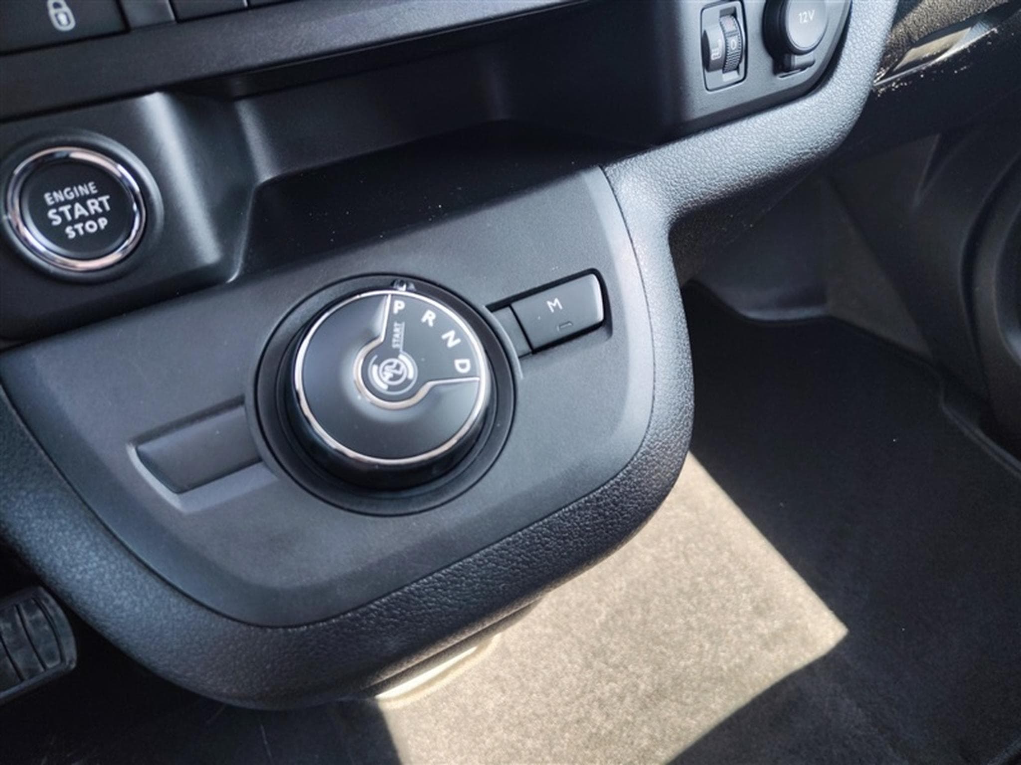 Opel Vivaro 2.0 TD L2H1 Edition AUTO/NAVI/PDC (2023) - Foto 13