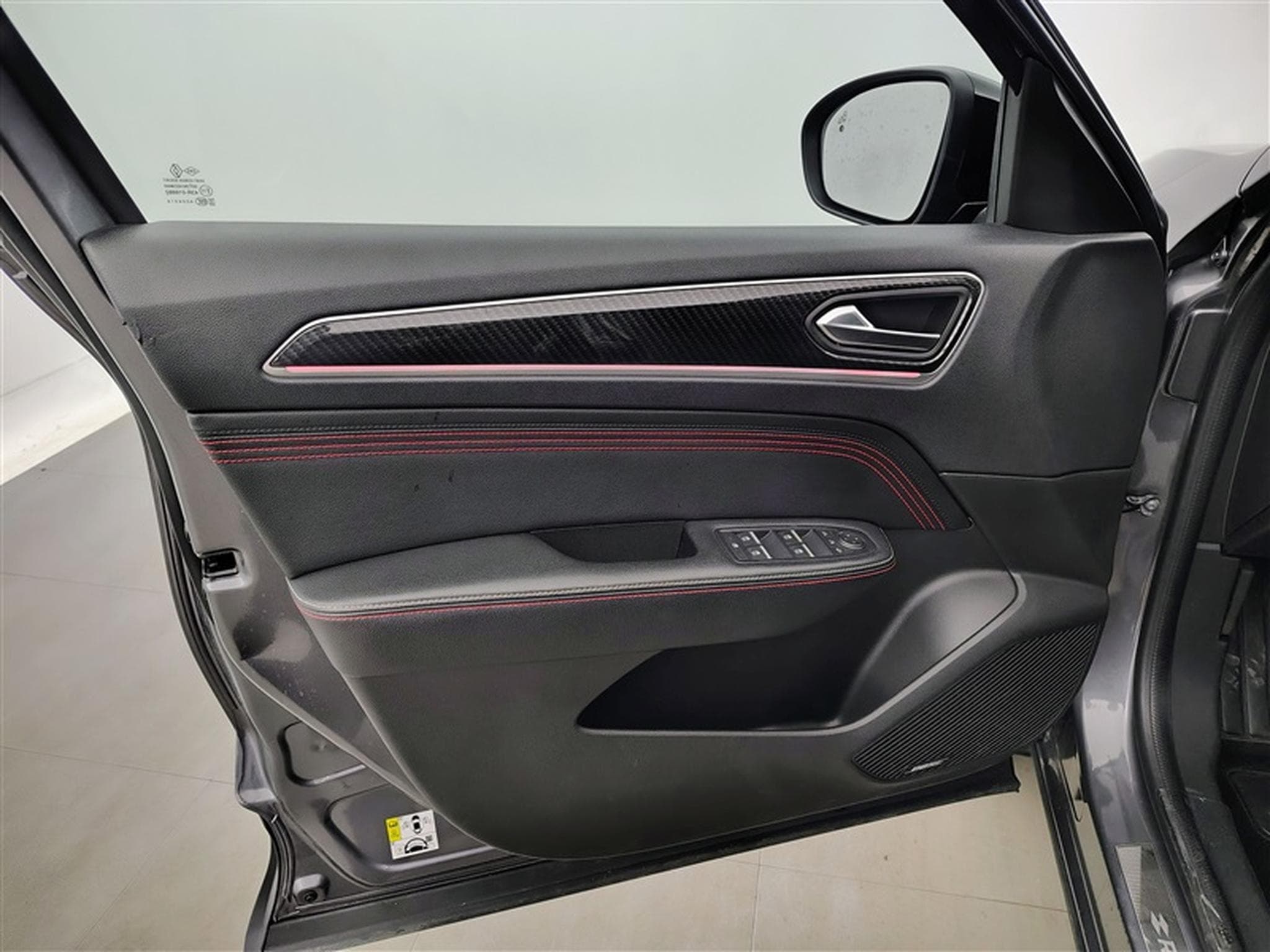 Renault Arkana 1.3 TCe 160Cv EDC RS Line NAVI / CARPLAY / CAMERA / TO PANO (2023) - Foto 17