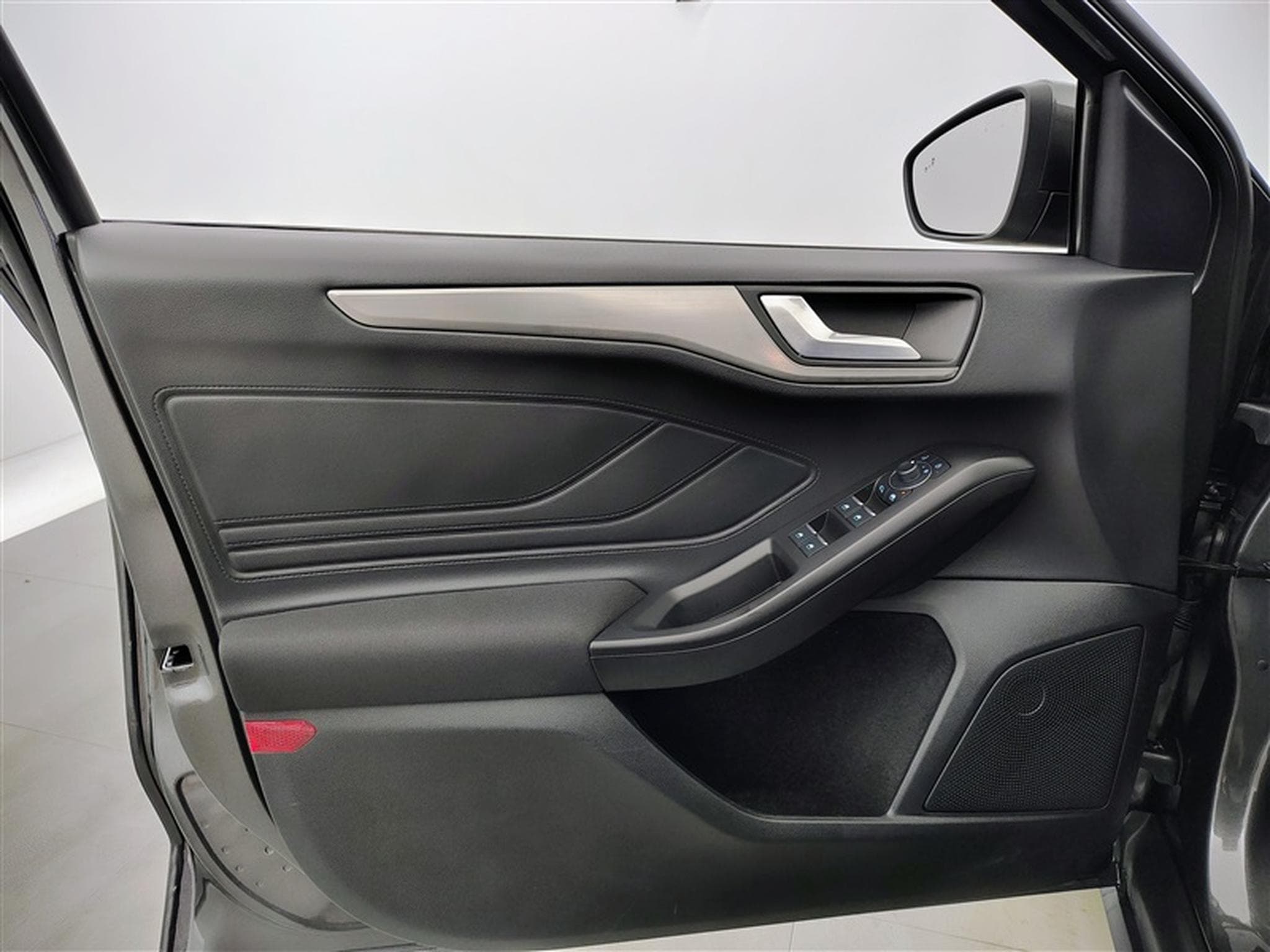 Ford Focus 1.5 EcoBlue Titanium X NAVI/LED/JA/PDC (2024) - Photo 17