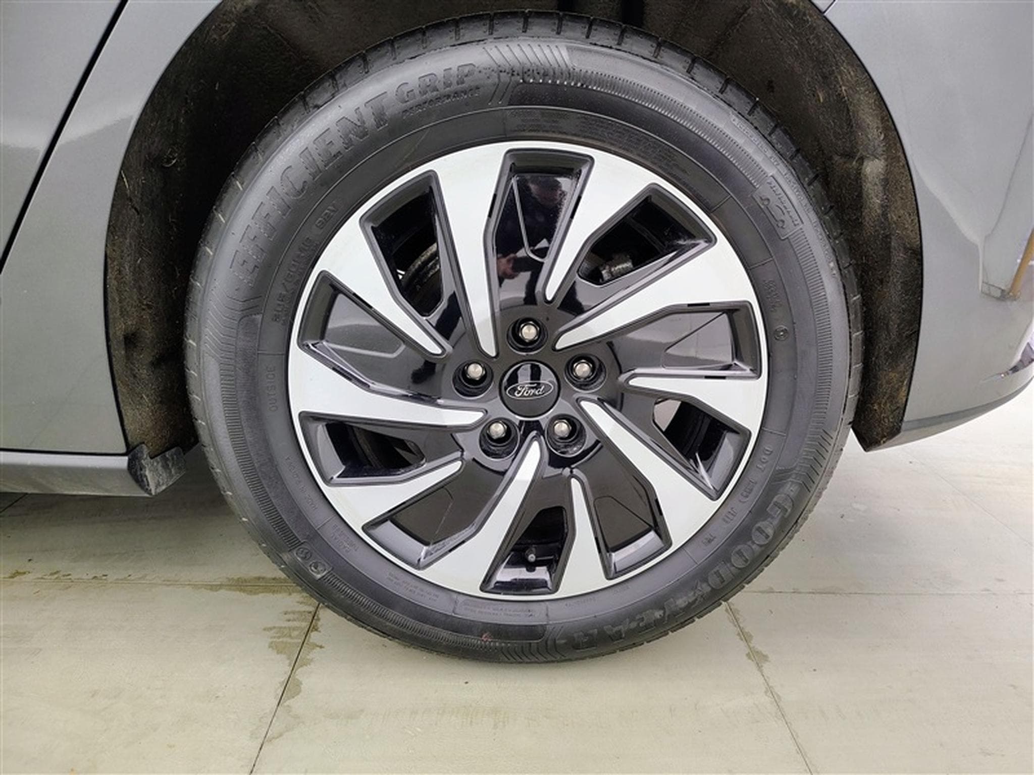 Ford Focus 1.5 EcoBlue Titanium X NAVI/LED/JA/PDC (2024) - Photo 6