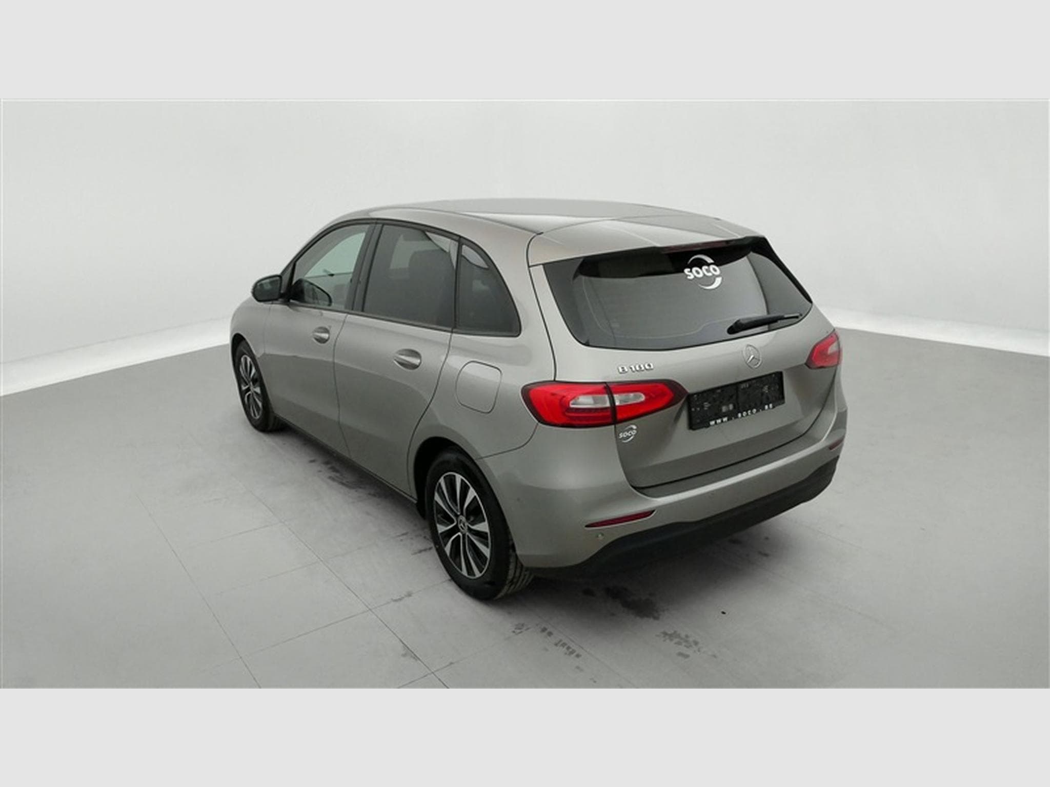 Mercedes B 180 B 180 7G-Tronic Business *NAVI/CUIR PARTIEL/PDC AV+AR* (2020) - Foto 2