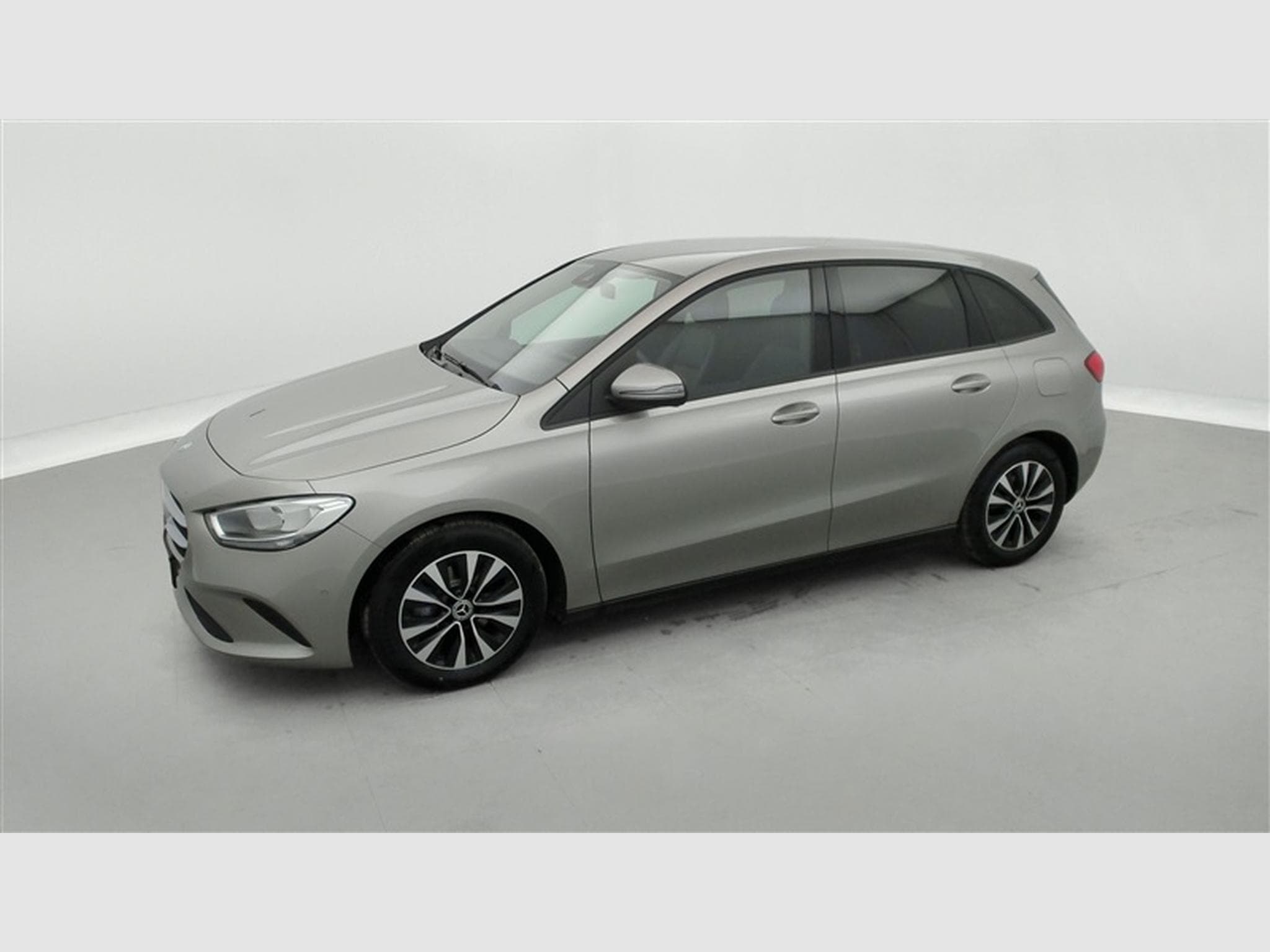 Mercedes B 180 B 180 7G-Tronic Business *NAVI/CUIR PARTIEL/PDC AV+AR* (2020) - Foto 20