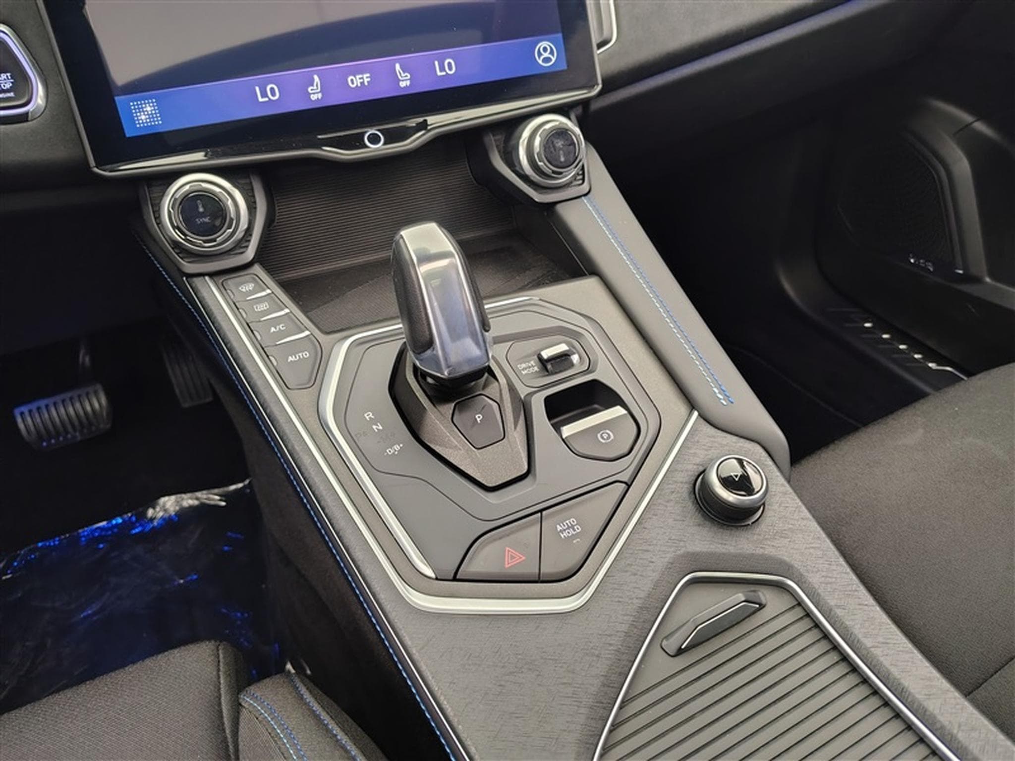 Lynk & Co 01 1.5 Turbo PHEV NAVI / FULL LED / TOIT PANO / CAMERA / JA 20" (2022) - Foto 12