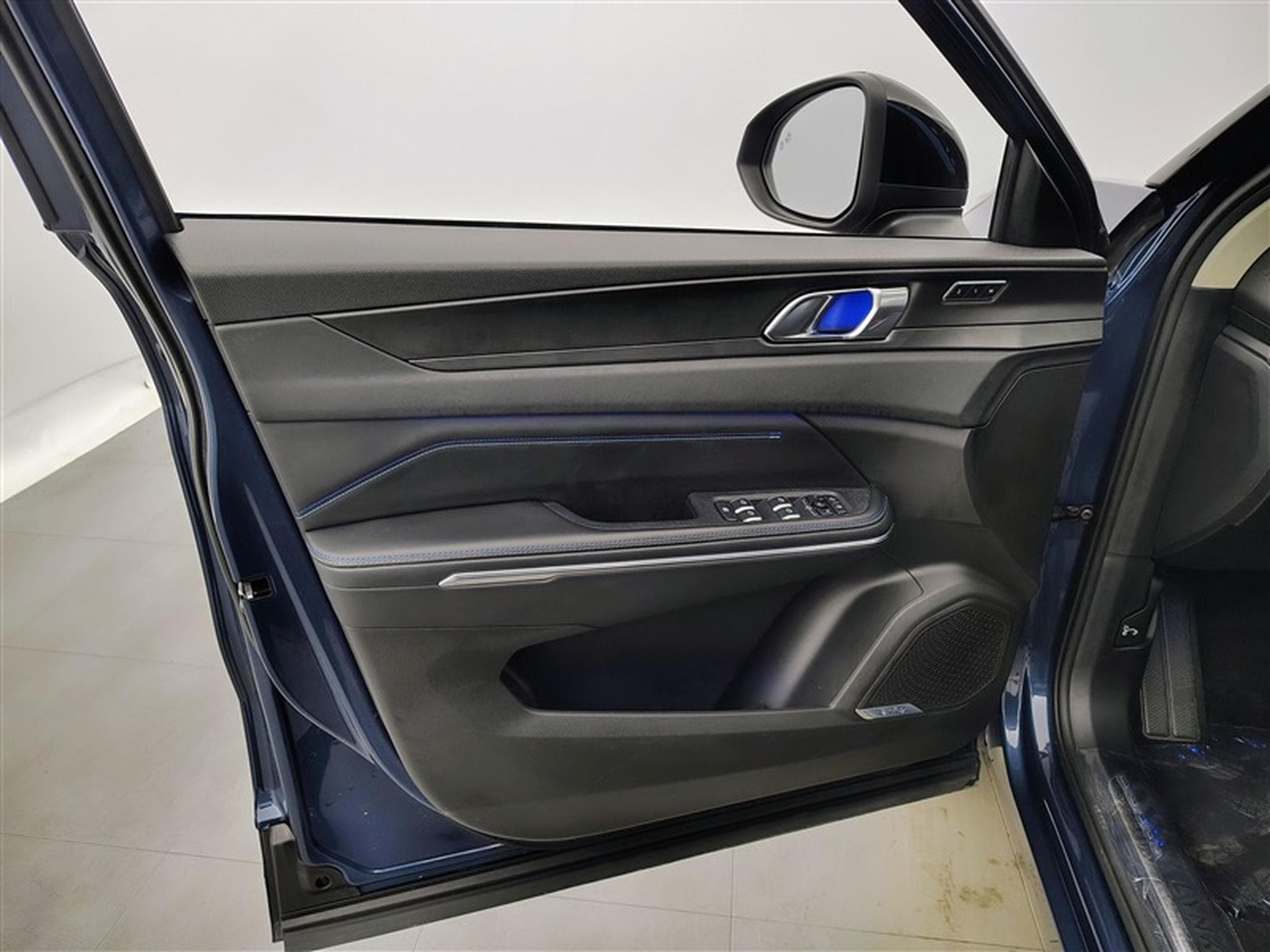Lynk & Co 01 1.5 Turbo PHEV NAVI / FULL LED / TOIT PANO / CAMERA / JA 20" (2022) - Foto 17