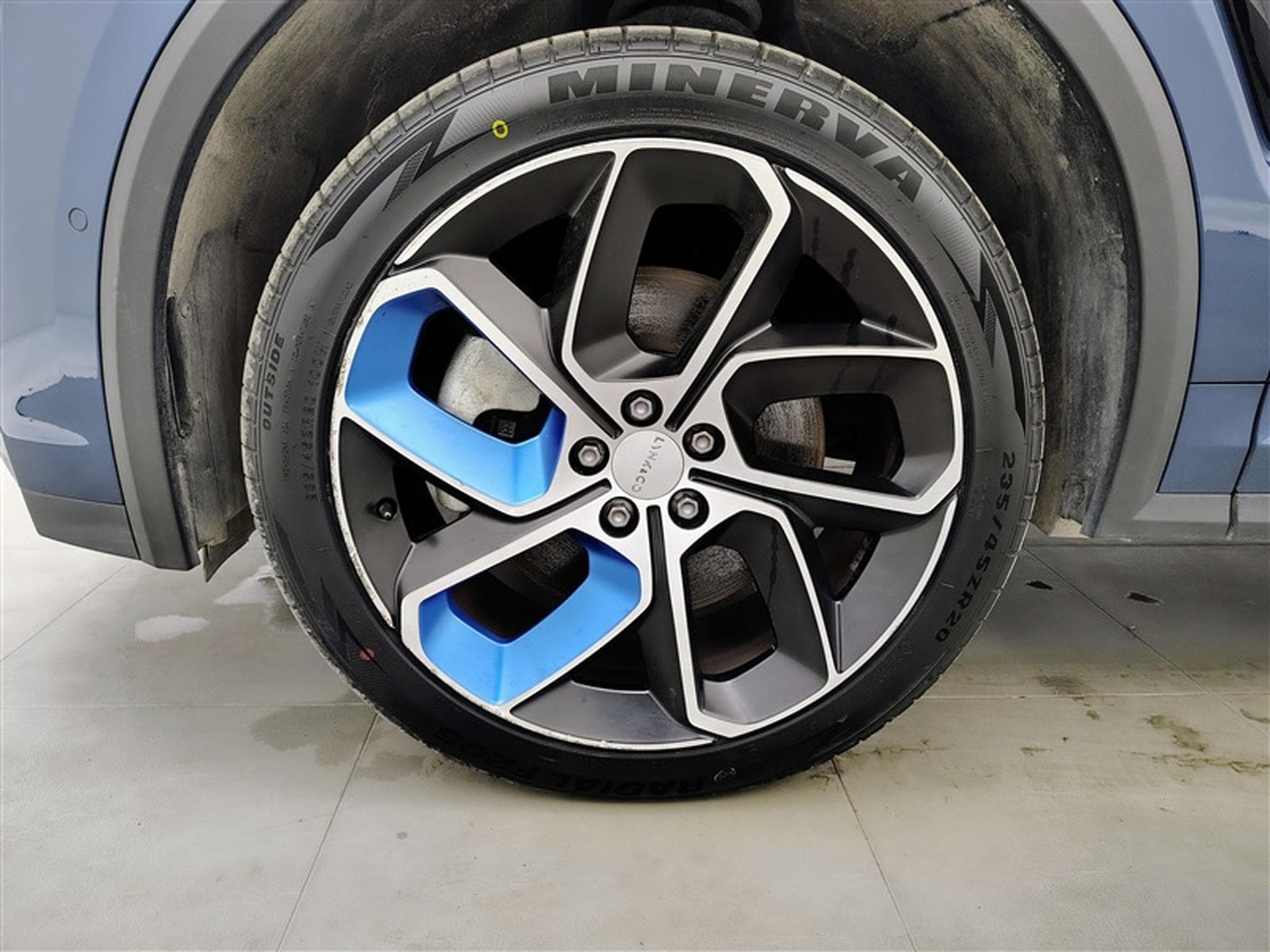 Lynk & Co 01 1.5 Turbo PHEV NAVI / FULL LED / TOIT PANO / CAMERA / JA 20" (2022) - Foto 6