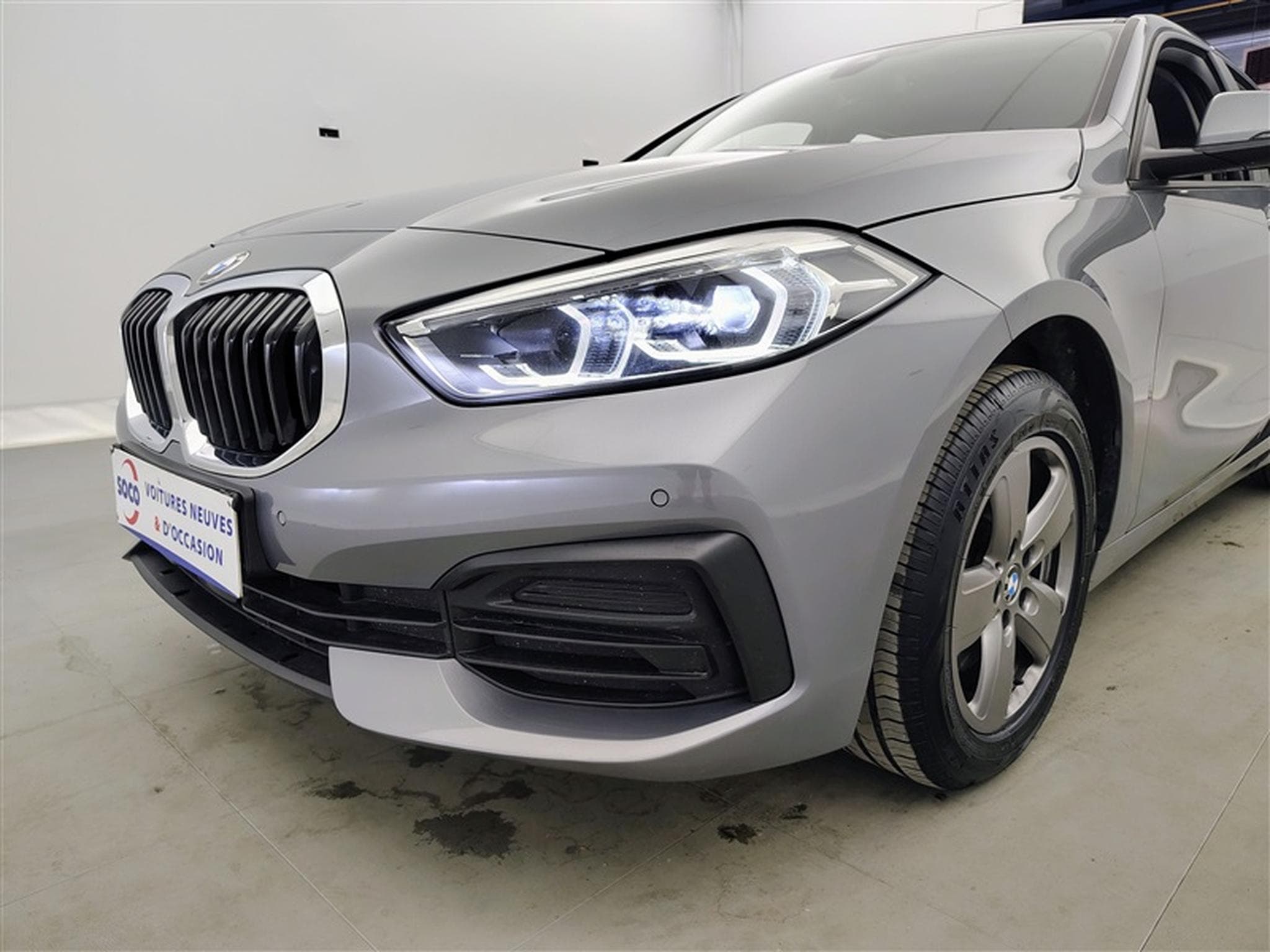 BMW 118 iA Business NAVI / FULL LED / PDC AV-AR (2023) - Foto 15