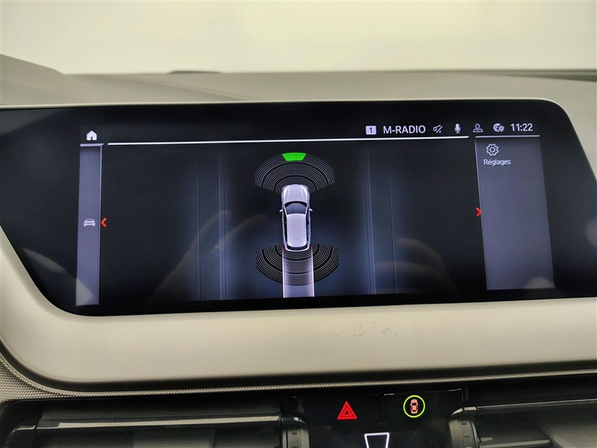 BMW 118 iA Business NAVI / FULL LED / PDC AV-AR (2023) - Foto 18