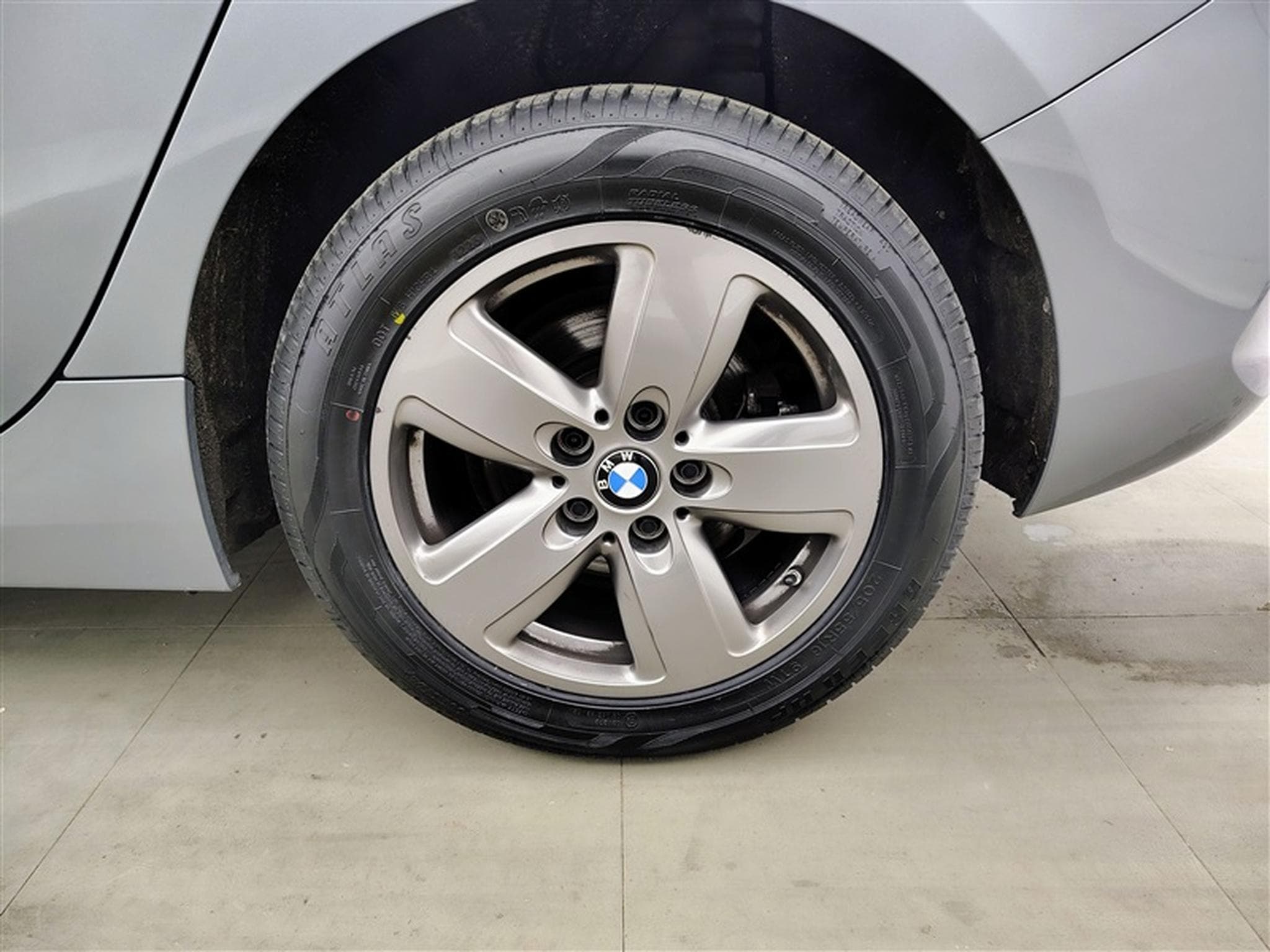 BMW 118 iA Business NAVI / FULL LED / PDC AV-AR (2023) - Foto 6