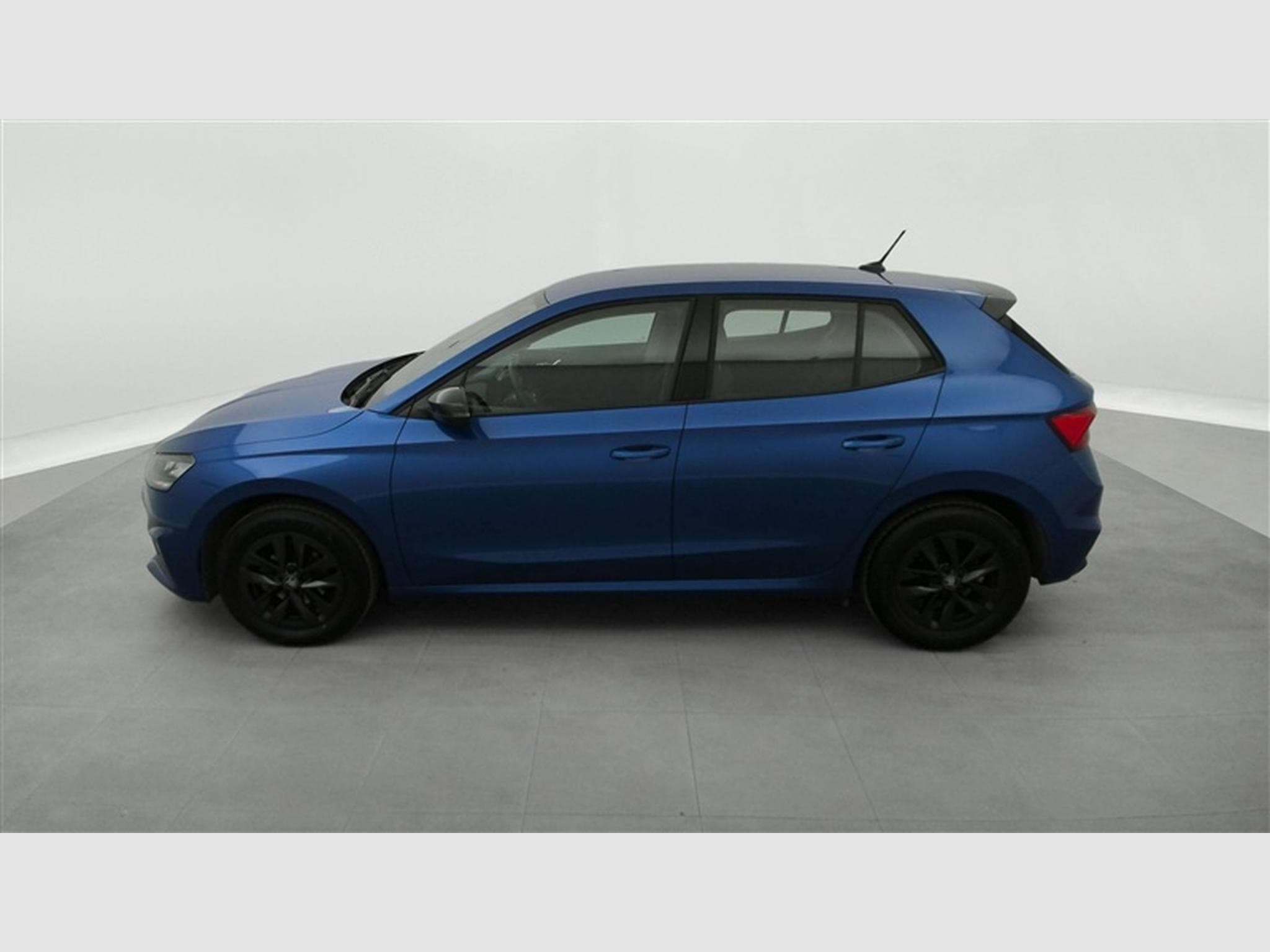 Skoda Fabia 1.0 TSI 95Cv Young Edition CARPLAY / CAMERA / FULL LED / ALU (2025) - Foto 3